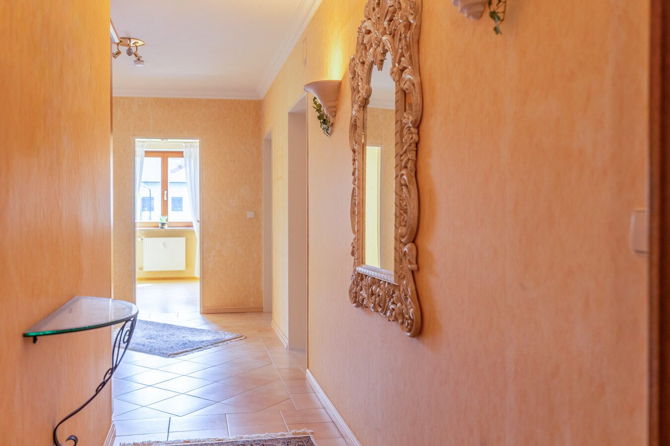 Immobilienangebot - Oberhaching - Alle - Gepflegtes 5-Familienhaus auf großzügigem Grundstück