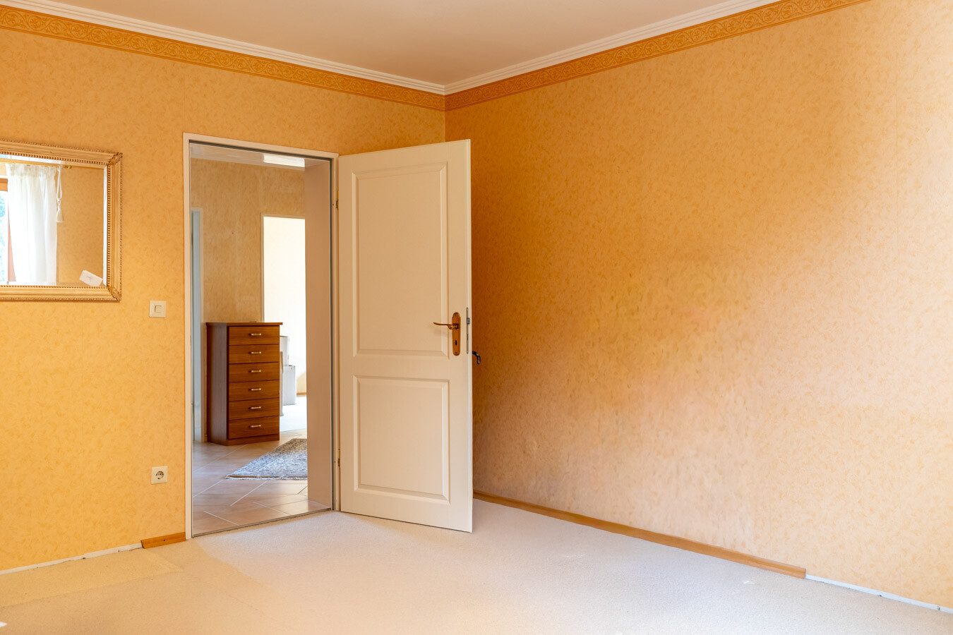 Immobilienangebot - Oberhaching - Alle - Gepflegtes 5-Familienhaus auf großzügigem Grundstück