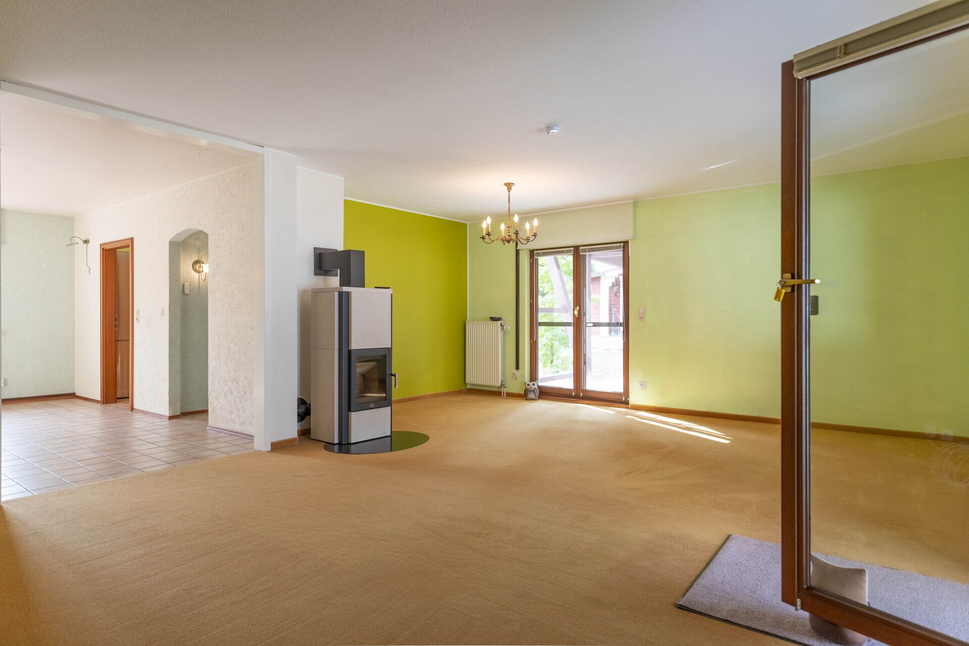Immobilienangebot - Krumbach (Schwaben) - Alle - 133 m² Wohnkomfort: Einfamilienhaus mit Keller, Doppel-Carport und sonnigem Garten
