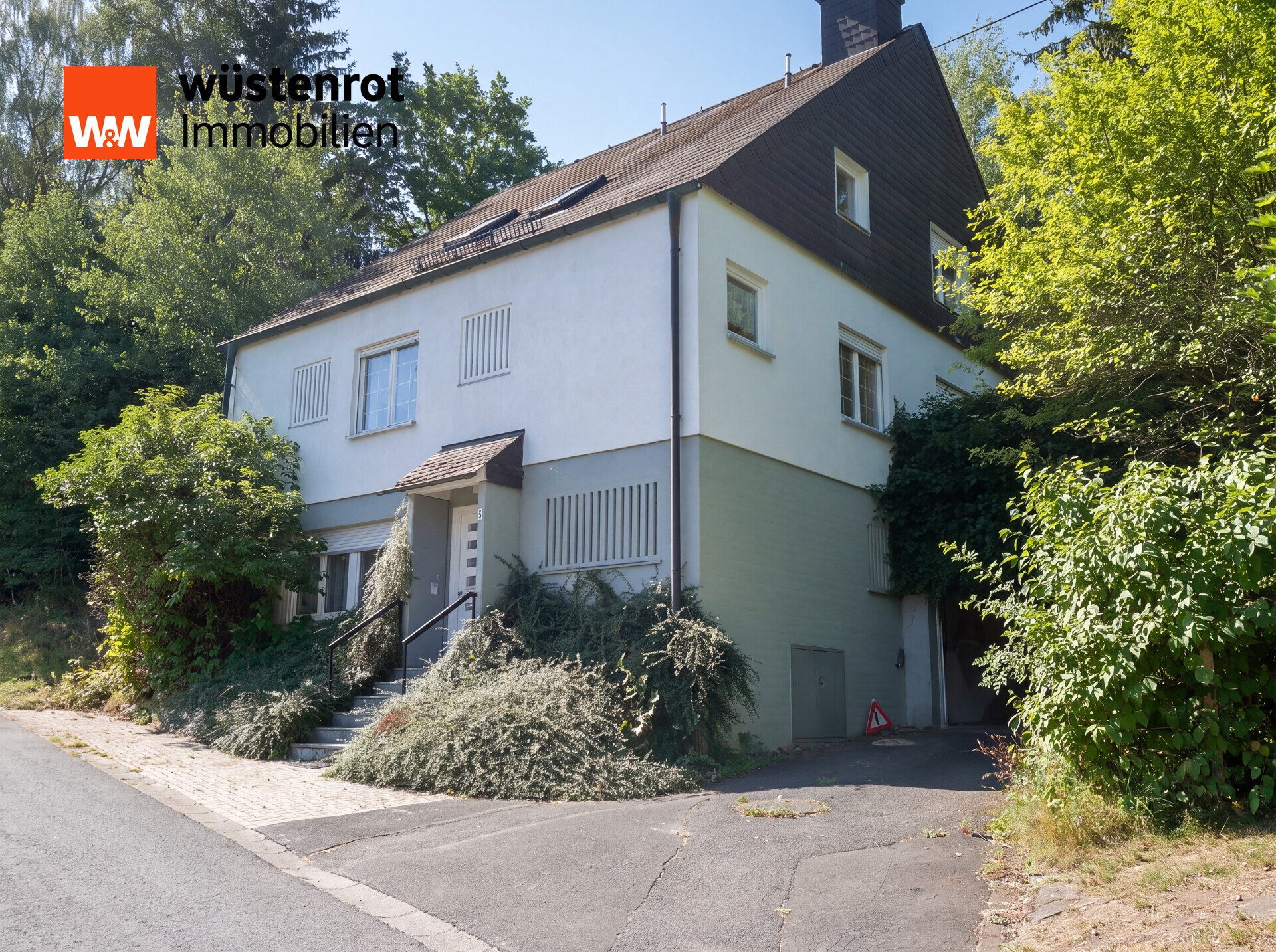 Hausansicht Nord-Ost Immobilienangebot - Ludwigsstadt / Ebersdorf - Alle - Pfarrhaus Ebersdorf