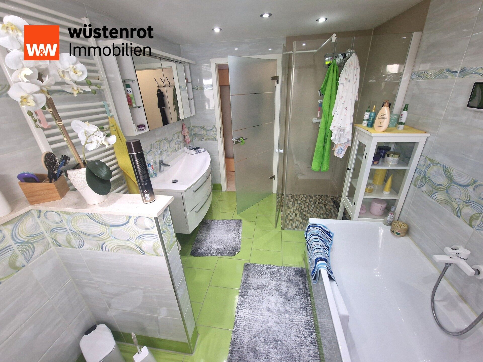 Immobilienangebot - Lützen - Alle - Großgörschen- Charmantes Wohndomizil, 2 Garagen, viel Platz für Zwei- und Vierbeiner