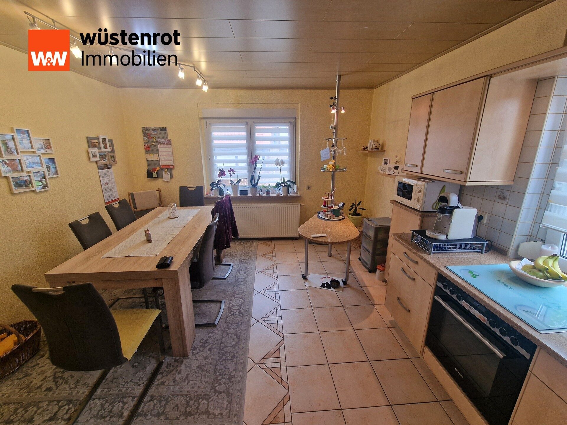 Immobilienangebot - Lützen - Alle - Großgörschen- Charmantes Wohndomizil, 2 Garagen, viel Platz für Zwei- und Vierbeiner