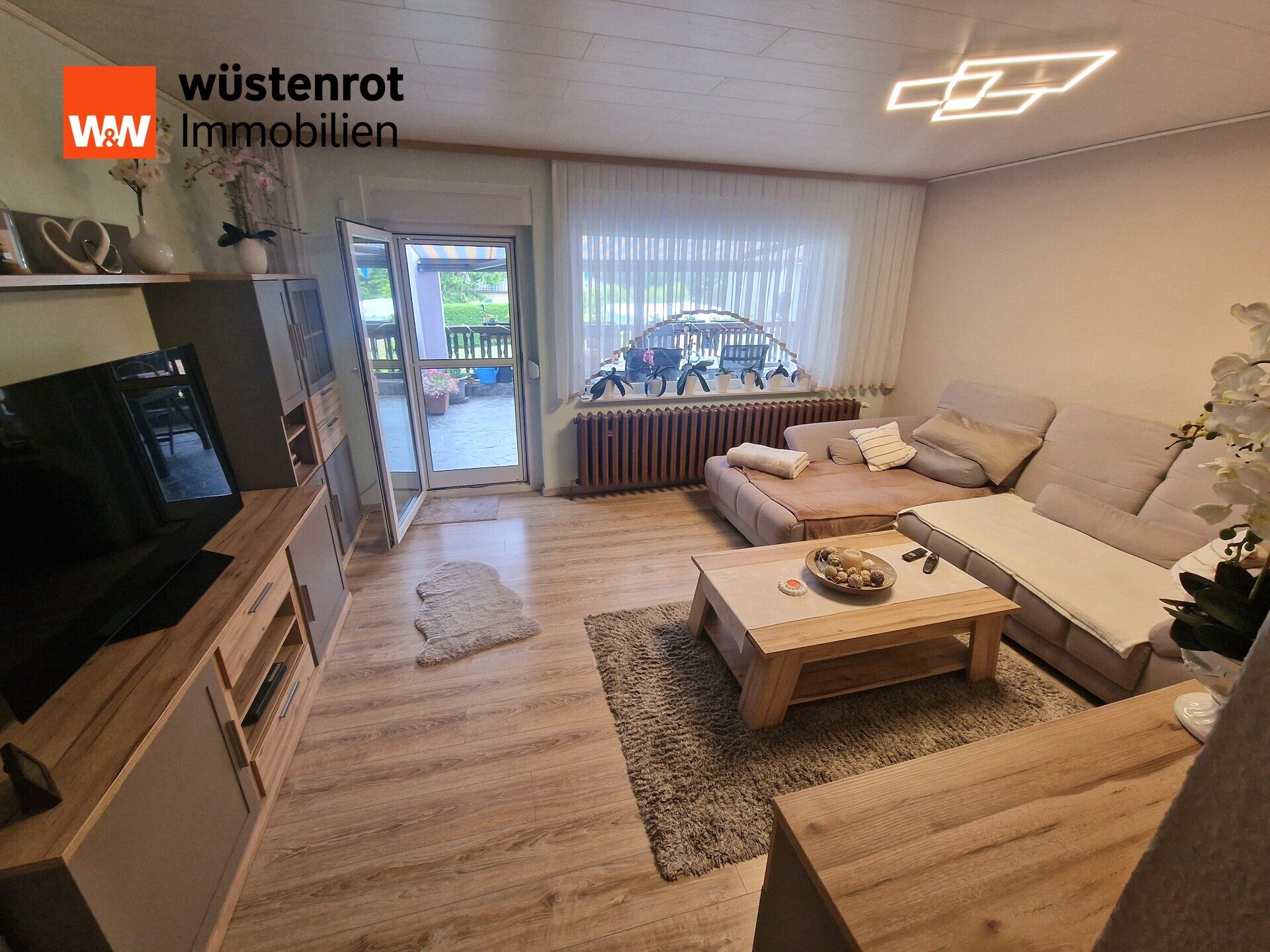 Immobilienangebot - Lützen - Alle - Großgörschen- Charmantes Wohndomizil, 2 Garagen, viel Platz für Zwei- und Vierbeiner
