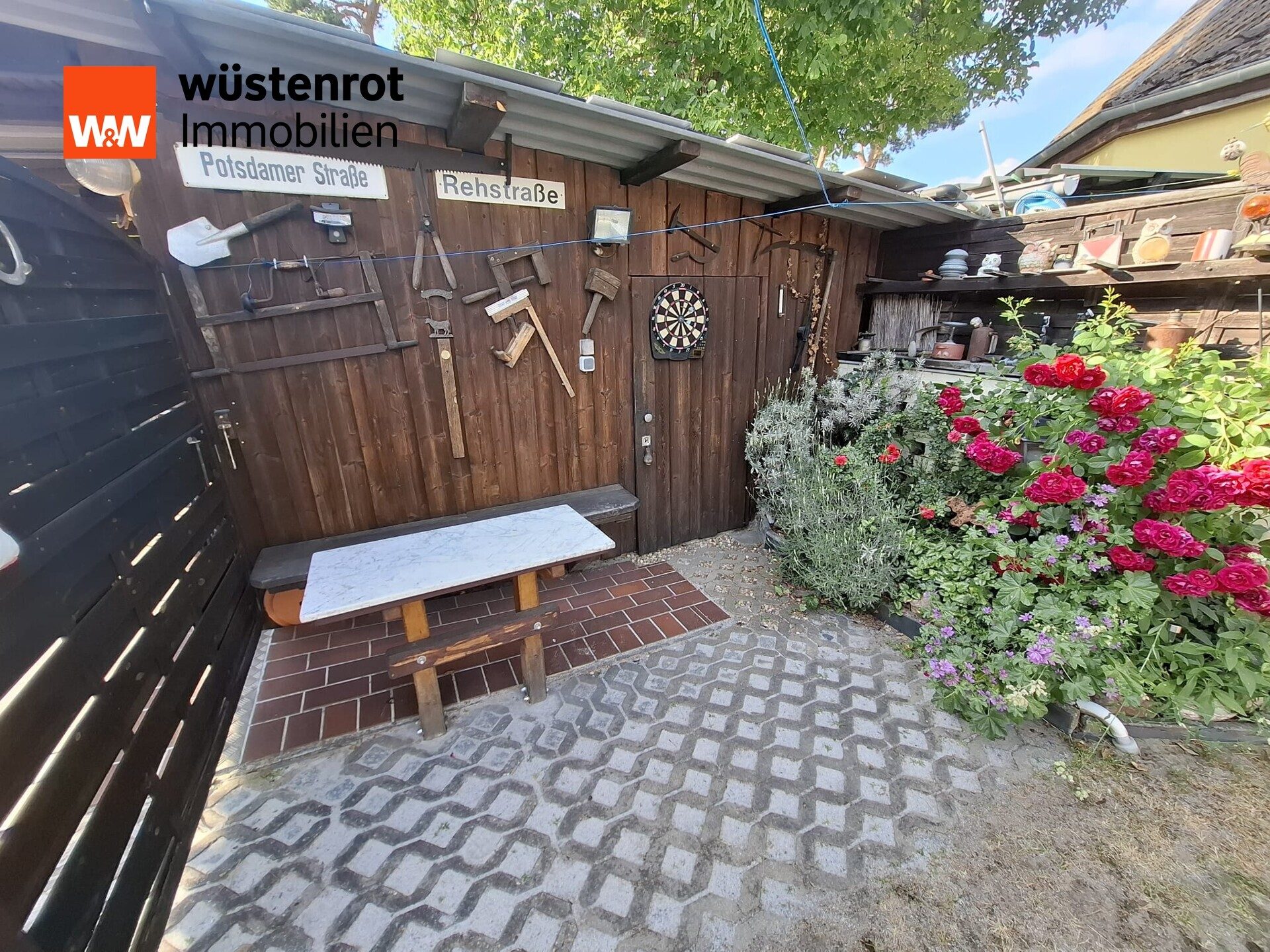 Immobilienangebot - Ludwigsfelde - Alle - Besonderes Einfamilienhaus mit Traumgarten inklusive Außenpool in exklusiver Wohnlage zu verkaufen !