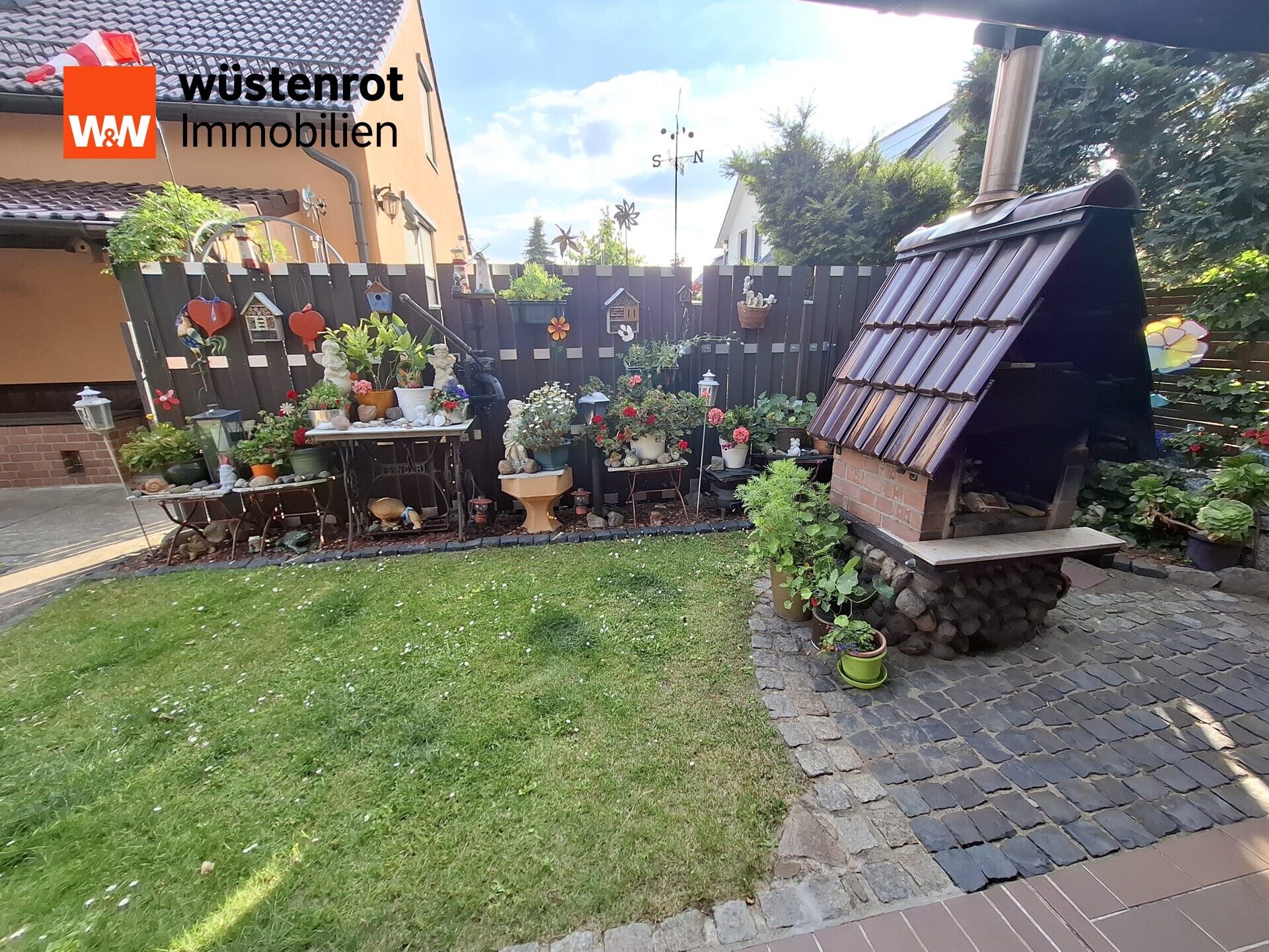 Immobilienangebot - Ludwigsfelde - Alle - Besonderes Einfamilienhaus mit Traumgarten inklusive Außenpool in exklusiver Wohnlage zu verkaufen !