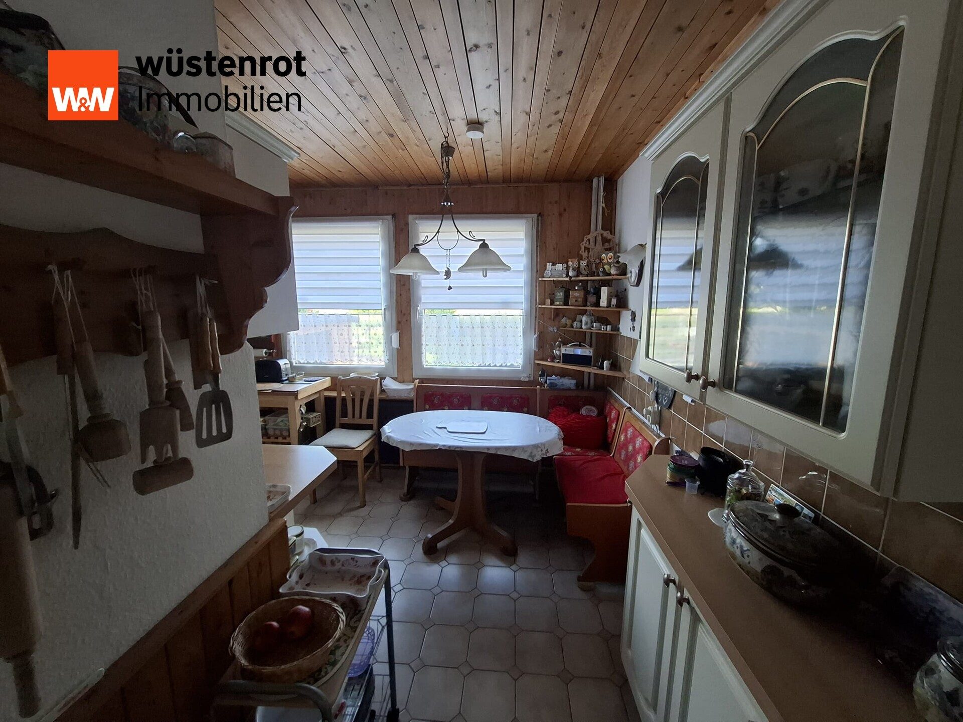 Immobilienangebot - Ludwigsfelde - Alle - Besonderes Einfamilienhaus mit Traumgarten inklusive Außenpool in exklusiver Wohnlage zu verkaufen !