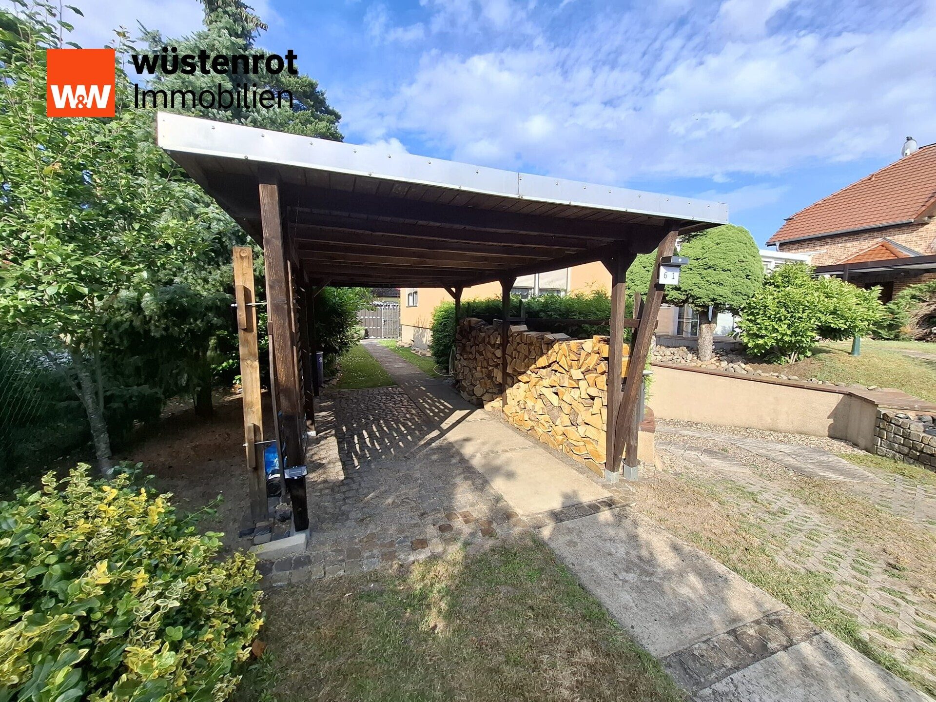 Immobilienangebot - Ludwigsfelde - Alle - Besonderes Einfamilienhaus mit Traumgarten inklusive Außenpool in exklusiver Wohnlage zu verkaufen !