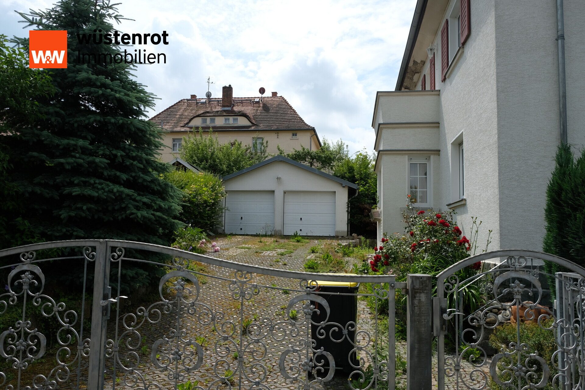 Immobilienangebot - Crimmitschau - Alle - Großzügige Doppelhaushälfte mit Doppelgarage in bester Wohnlage von Crimmitschau