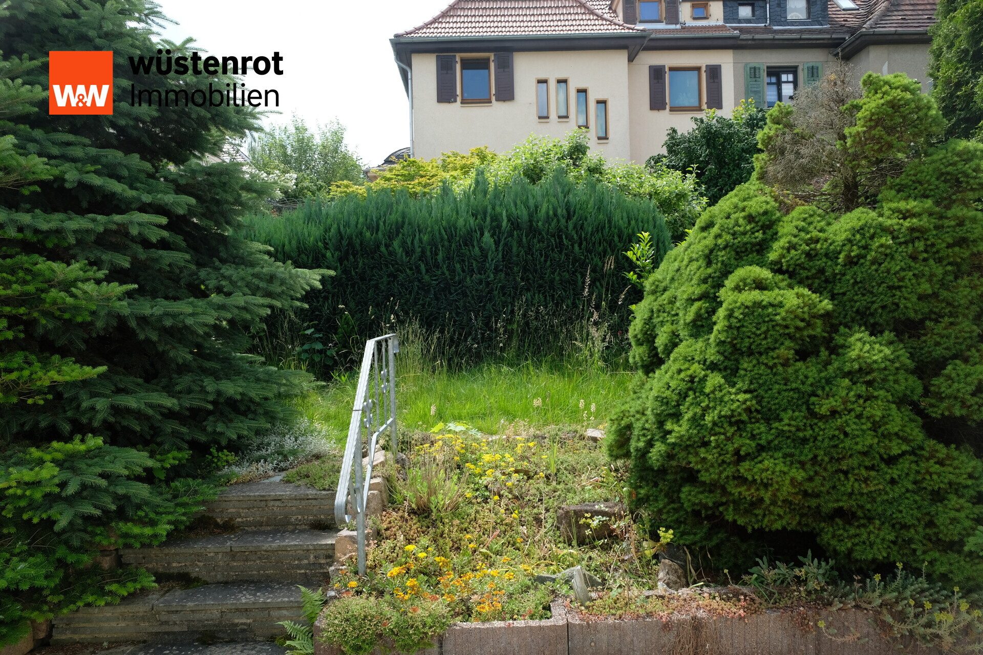Immobilienangebot - Crimmitschau - Alle - Großzügige Doppelhaushälfte mit Doppelgarage in bester Wohnlage von Crimmitschau