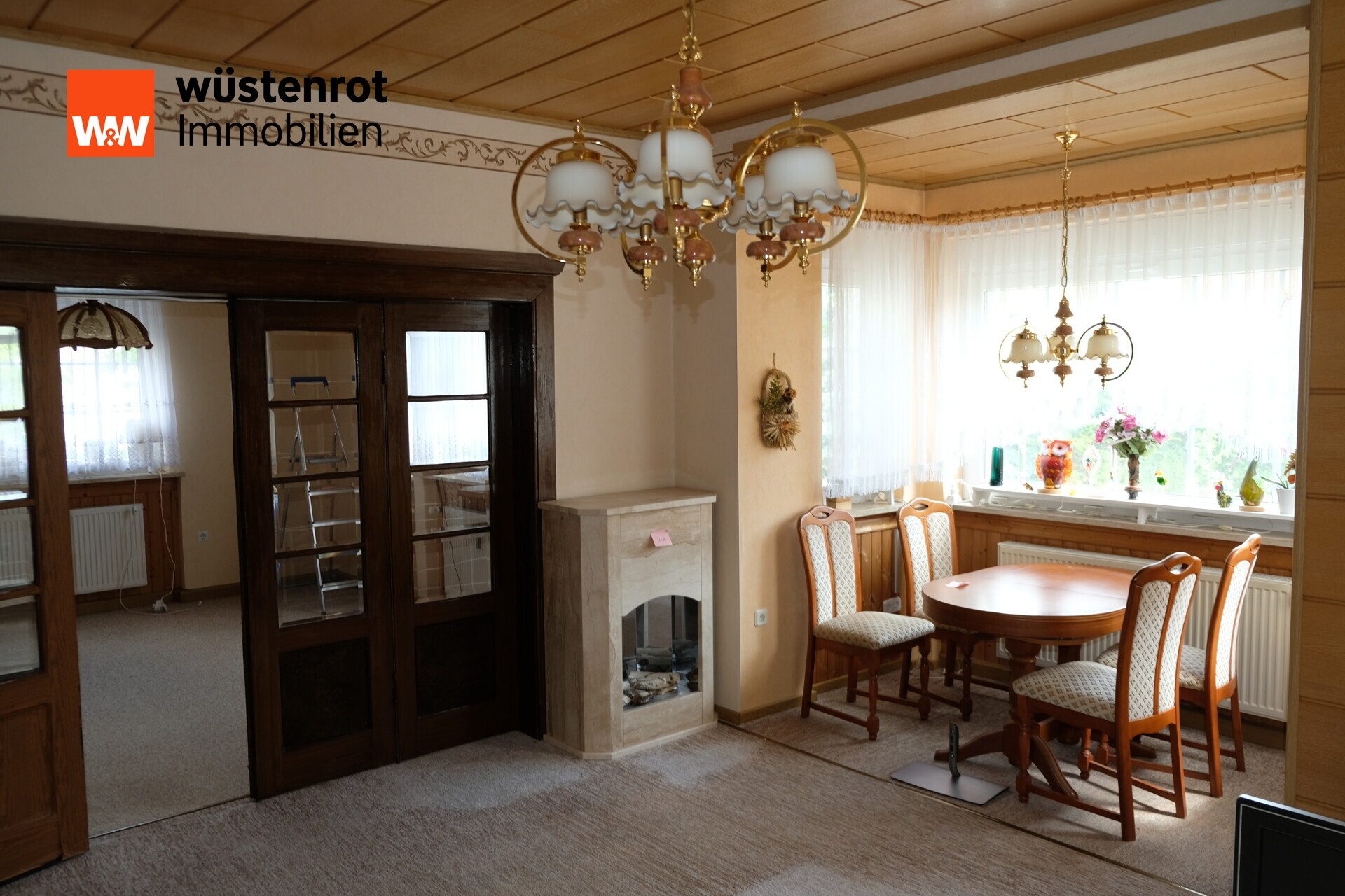 Immobilienangebot - Crimmitschau - Alle - Großzügige Doppelhaushälfte mit Doppelgarage in bester Wohnlage von Crimmitschau