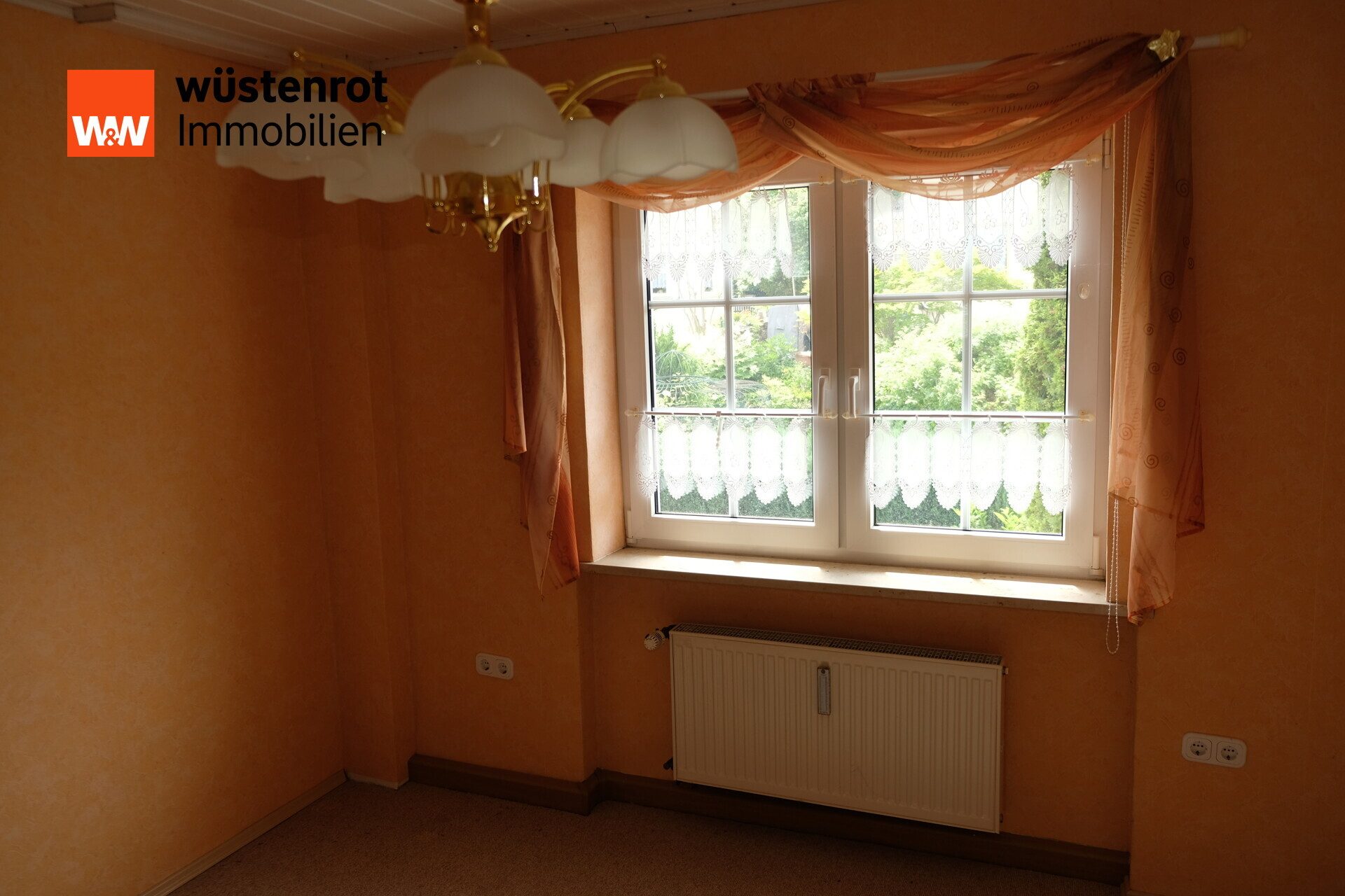 Immobilienangebot - Crimmitschau - Alle - Großzügige Doppelhaushälfte mit Doppelgarage in bester Wohnlage von Crimmitschau