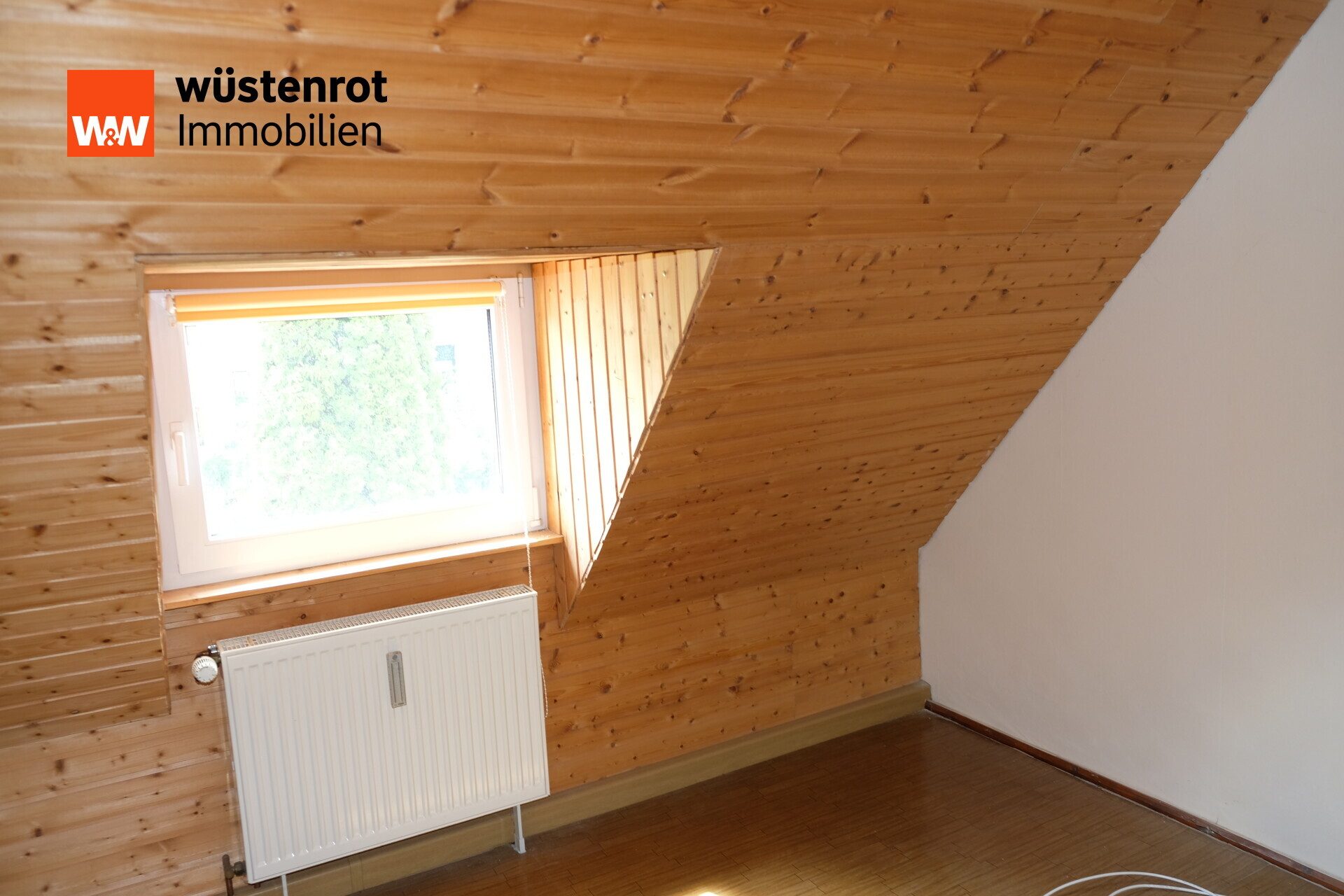 Immobilienangebot - Crimmitschau - Alle - Großzügige Doppelhaushälfte mit Doppelgarage in bester Wohnlage von Crimmitschau