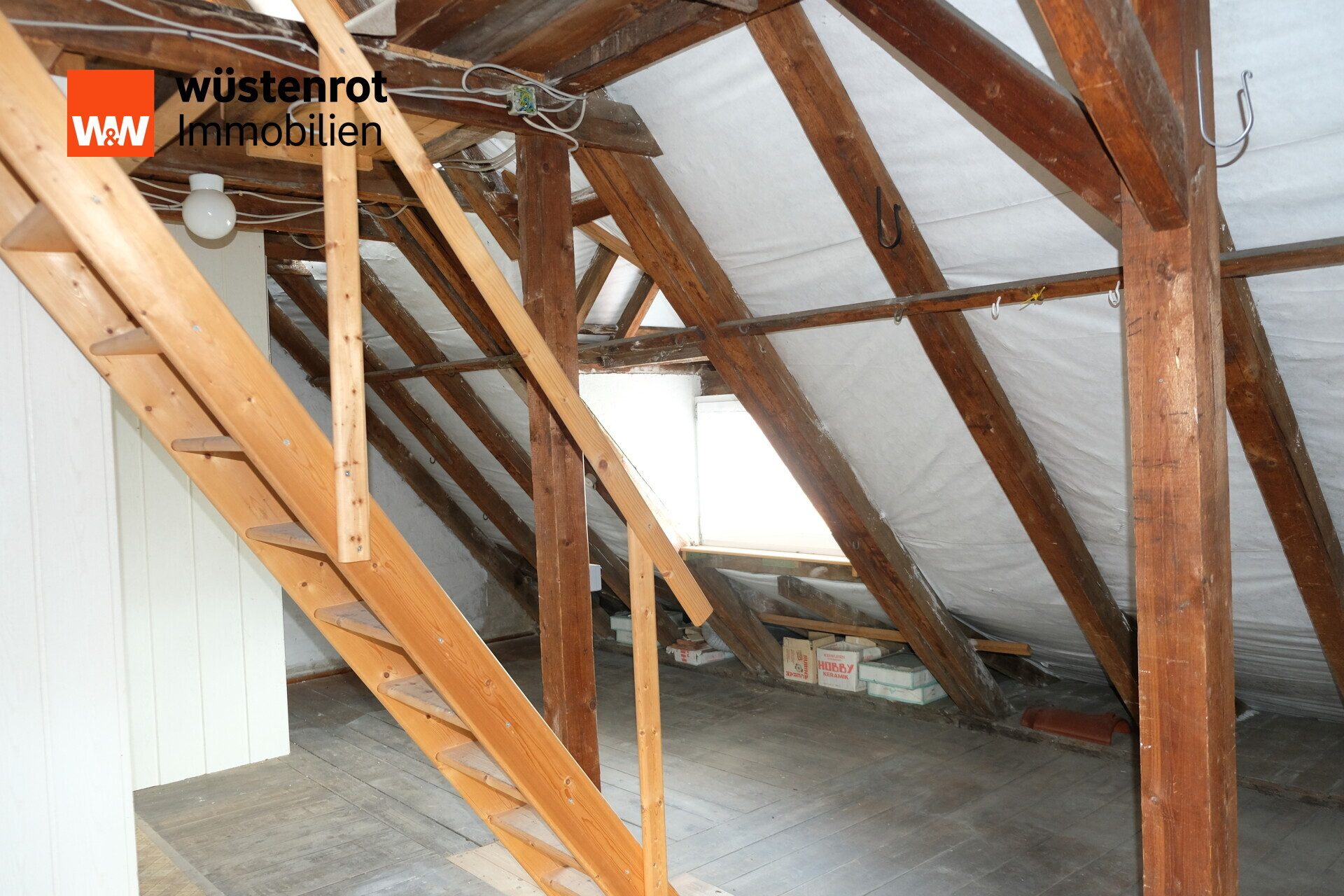 Immobilienangebot - Crimmitschau - Alle - Großzügige Doppelhaushälfte mit Doppelgarage in bester Wohnlage von Crimmitschau