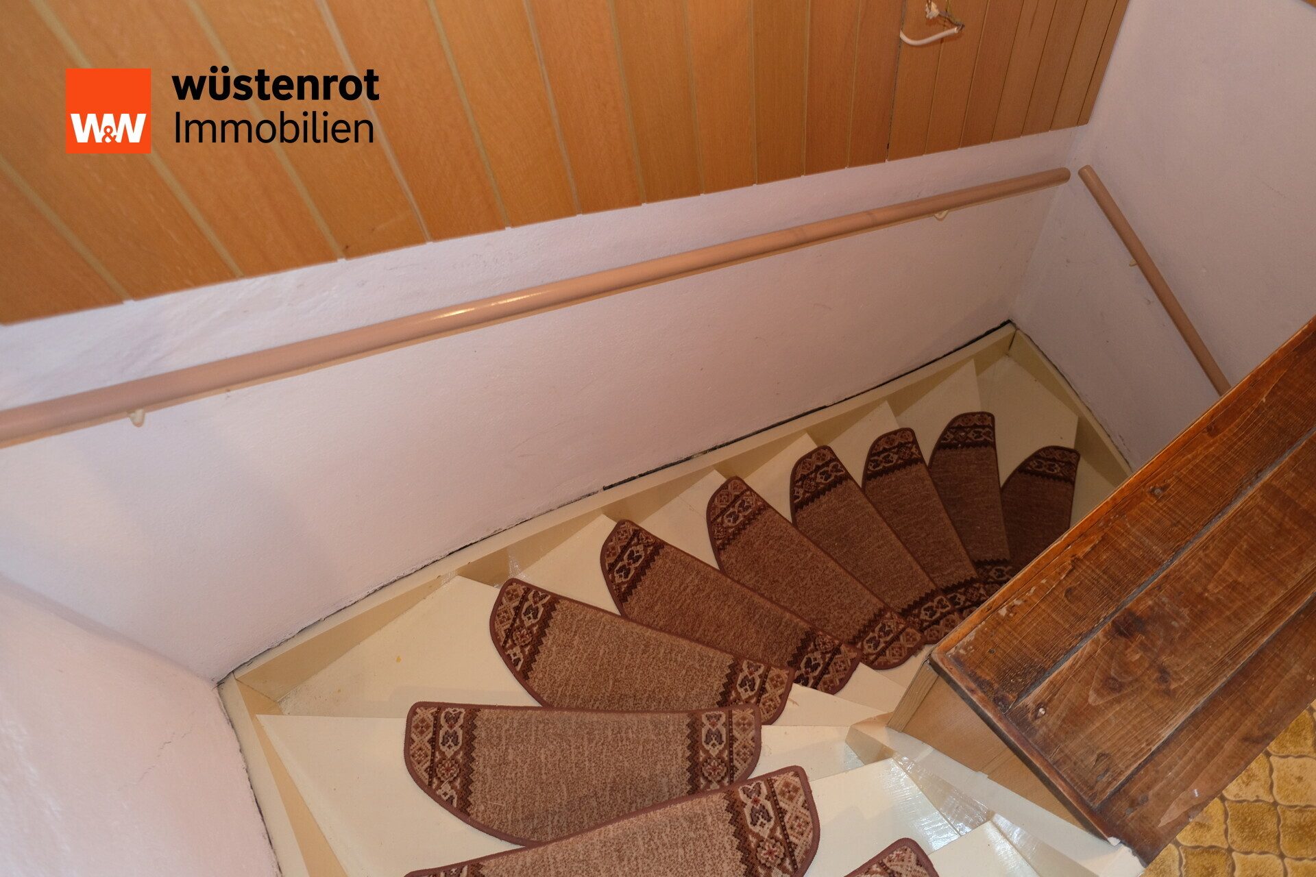Immobilienangebot - Crimmitschau - Alle - Großzügige Doppelhaushälfte mit Doppelgarage in bester Wohnlage von Crimmitschau