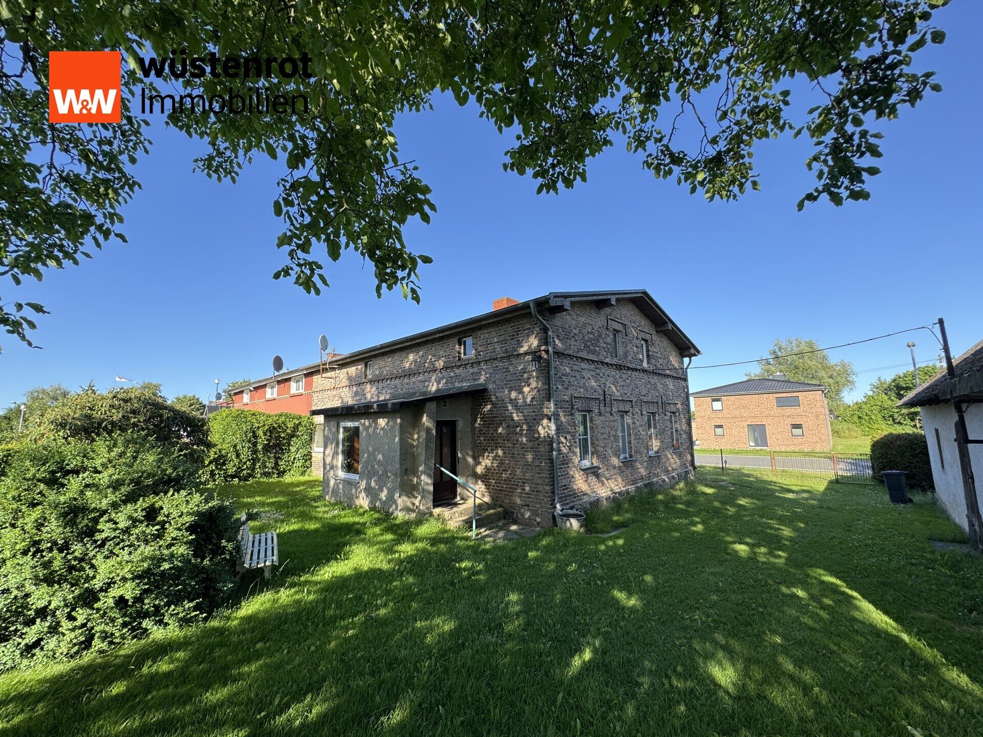 Immobilienangebot - Behrenhoff / Müssow - Alle - Viel Platz für Ihre Zukunft – Landhaus mit großem Selbstversorgergrundstück und Ausbaupotenzial