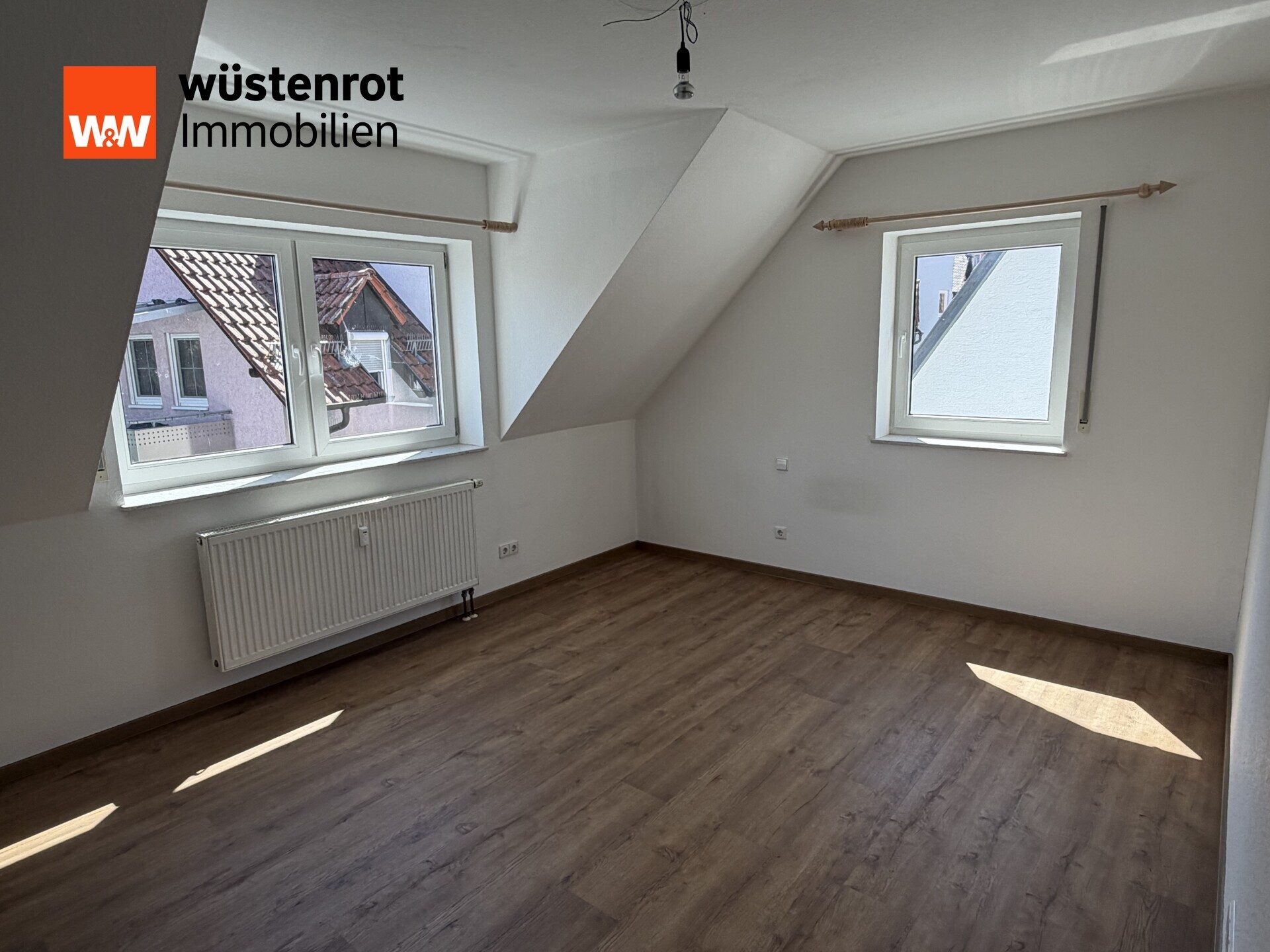 Immobilienangebot - Gaildorf - Alle - Großzügige Maisonettewohnung in zentraler und ruhiger Stadtlage mit 2 Tiefgaragenplätzen und einem Stellplatz im Freien