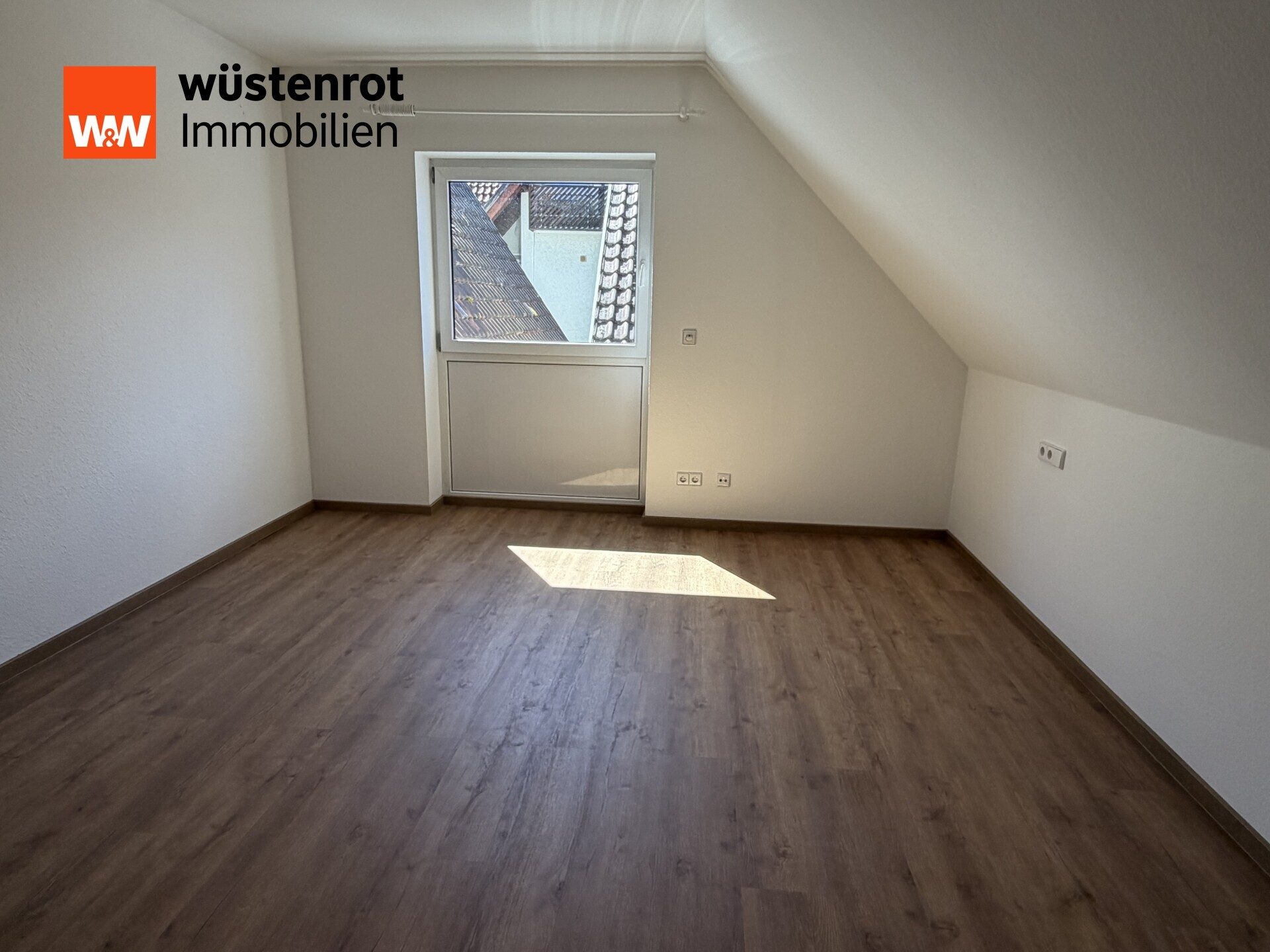 Immobilienangebot - Gaildorf - Alle - Großzügige Maisonettewohnung in zentraler und ruhiger Stadtlage mit 2 Tiefgaragenplätzen und einem Stellplatz im Freien