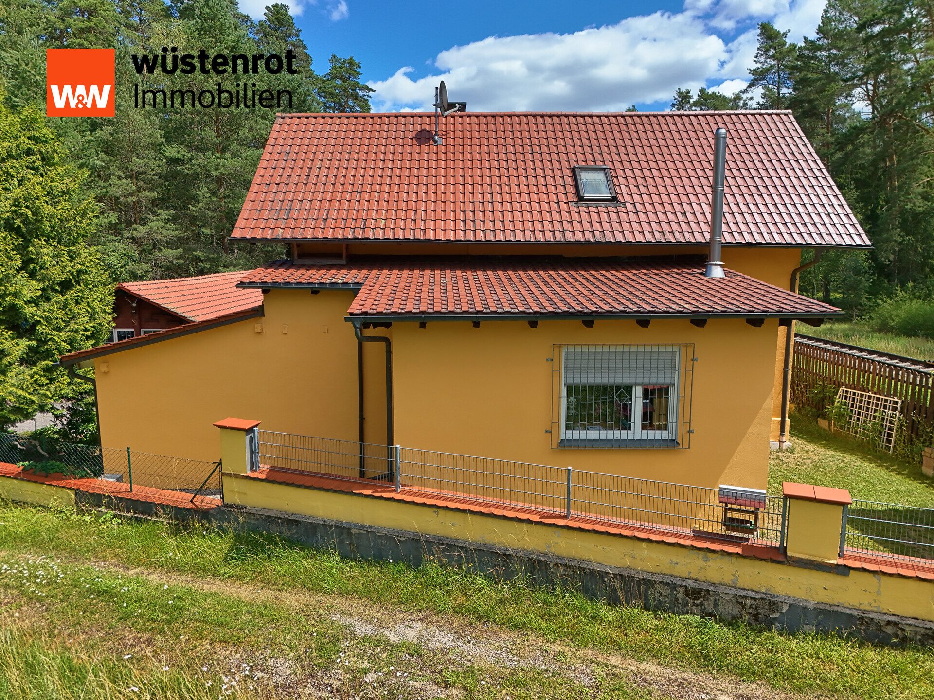 Immobilienangebot - Ebermannsdorf - Alle - Einfamilienhaus mit Garten und Nebengebäuden – ideal für Individualisten und Naturliebhaber
