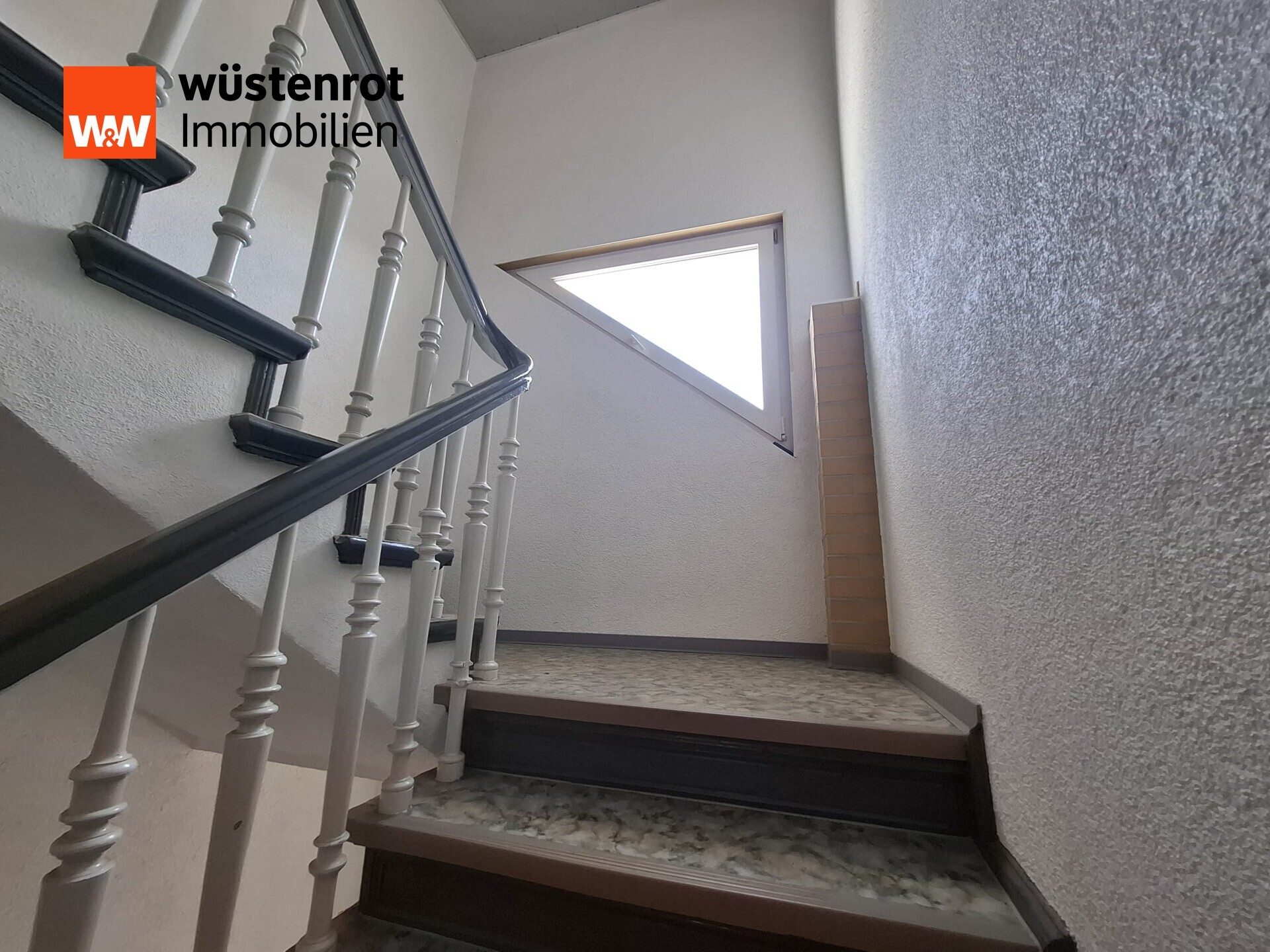 Immobilienangebot - Köthen - Alle - Umfassend modernisiertes Immobilienpaket mit 10 vermieteten Wohneinheiten und starker Rendite!