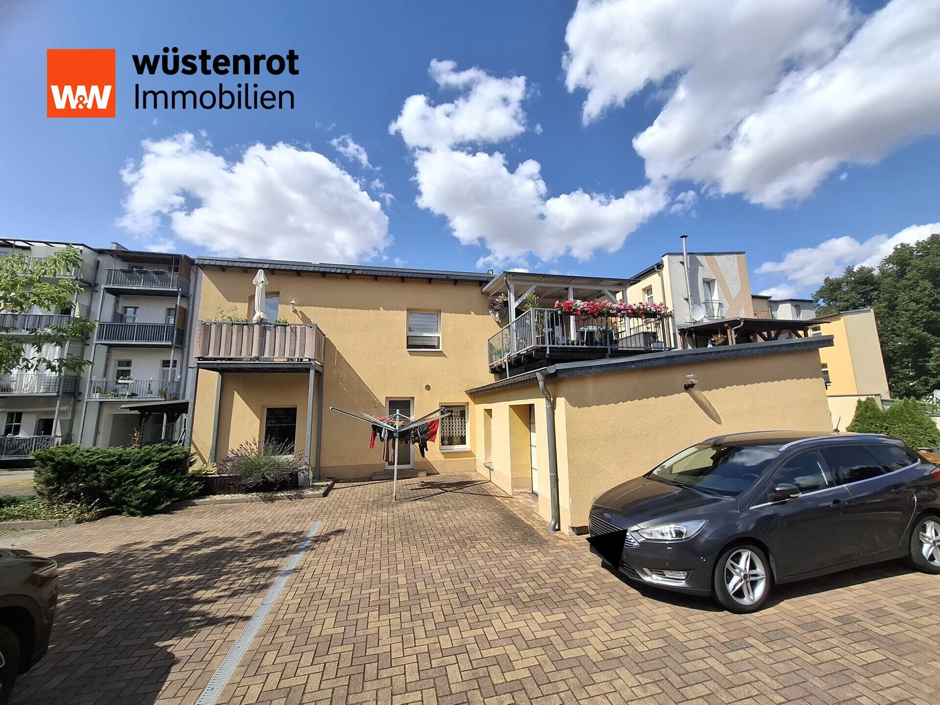 Immobilienangebot - Köthen - Alle - Umfassend modernisiertes Immobilienpaket mit 10 vermieteten Wohneinheiten und starker Rendite!