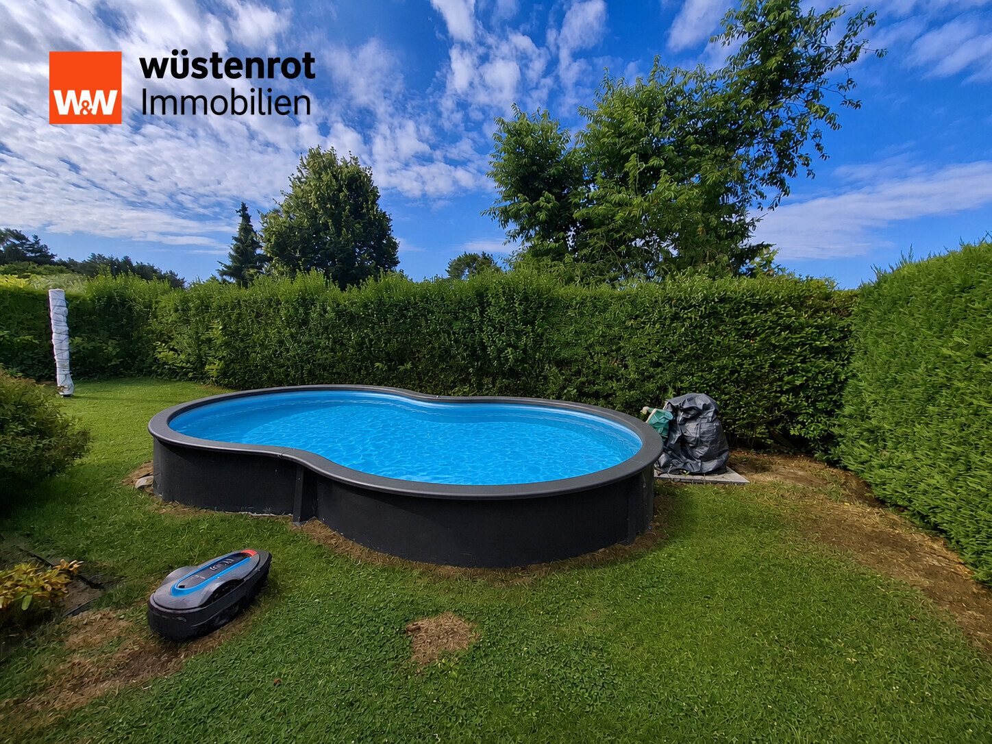 Immobilienangebot - Brandenburg an der Havel - Alle - Wochenendbungalow mit Pool, Mähroboter und Bewässerungsanlage auf gepflegtem Freizeitgrundstück!