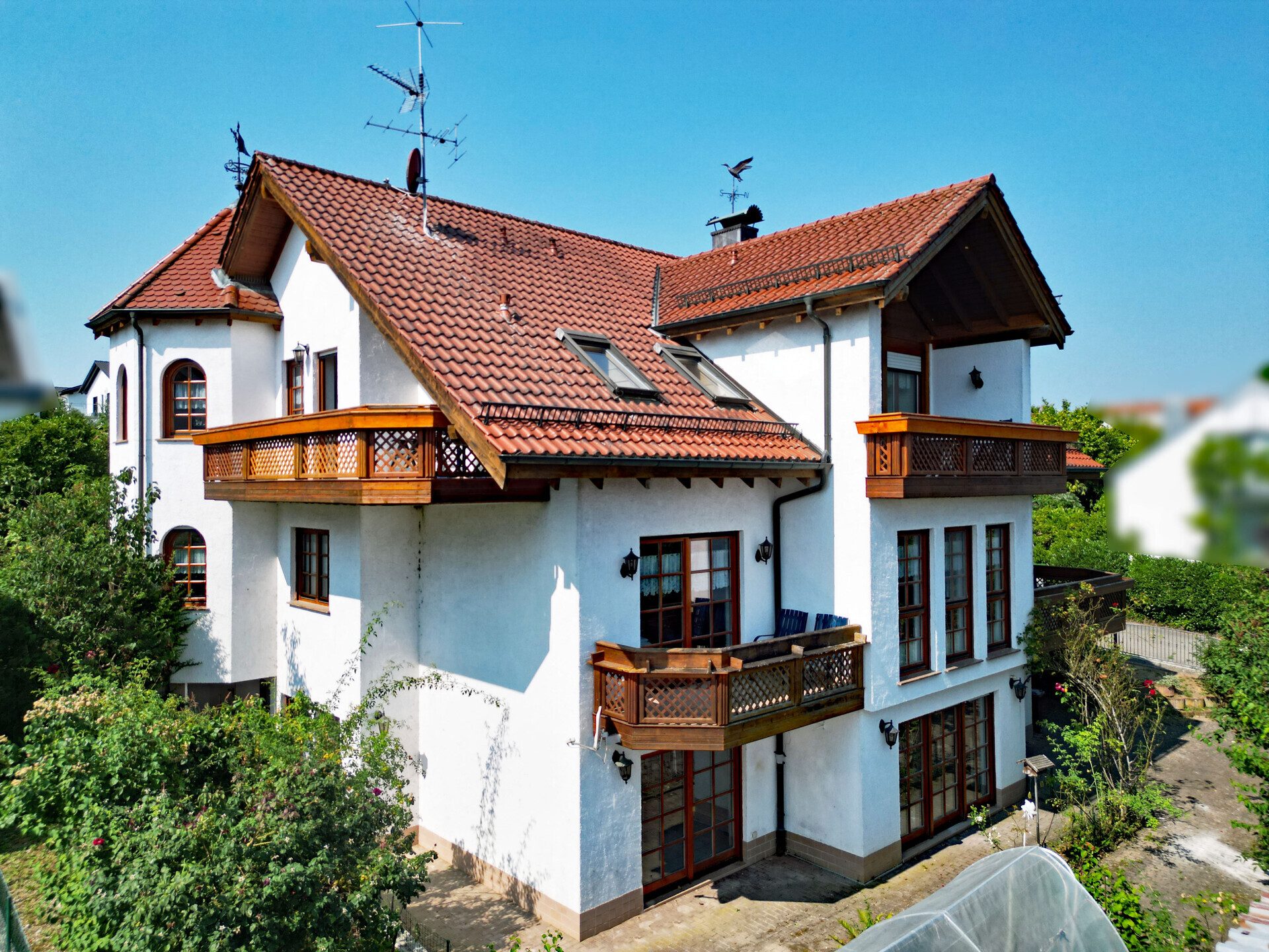 Immobilienangebot - Gaienhofen / Horn - Alle - Höri-Liebe. Familien-Zuhause auf 361 m².
Besondere Ausstattung. Seeblick. Separate
Einliegerwohnung.