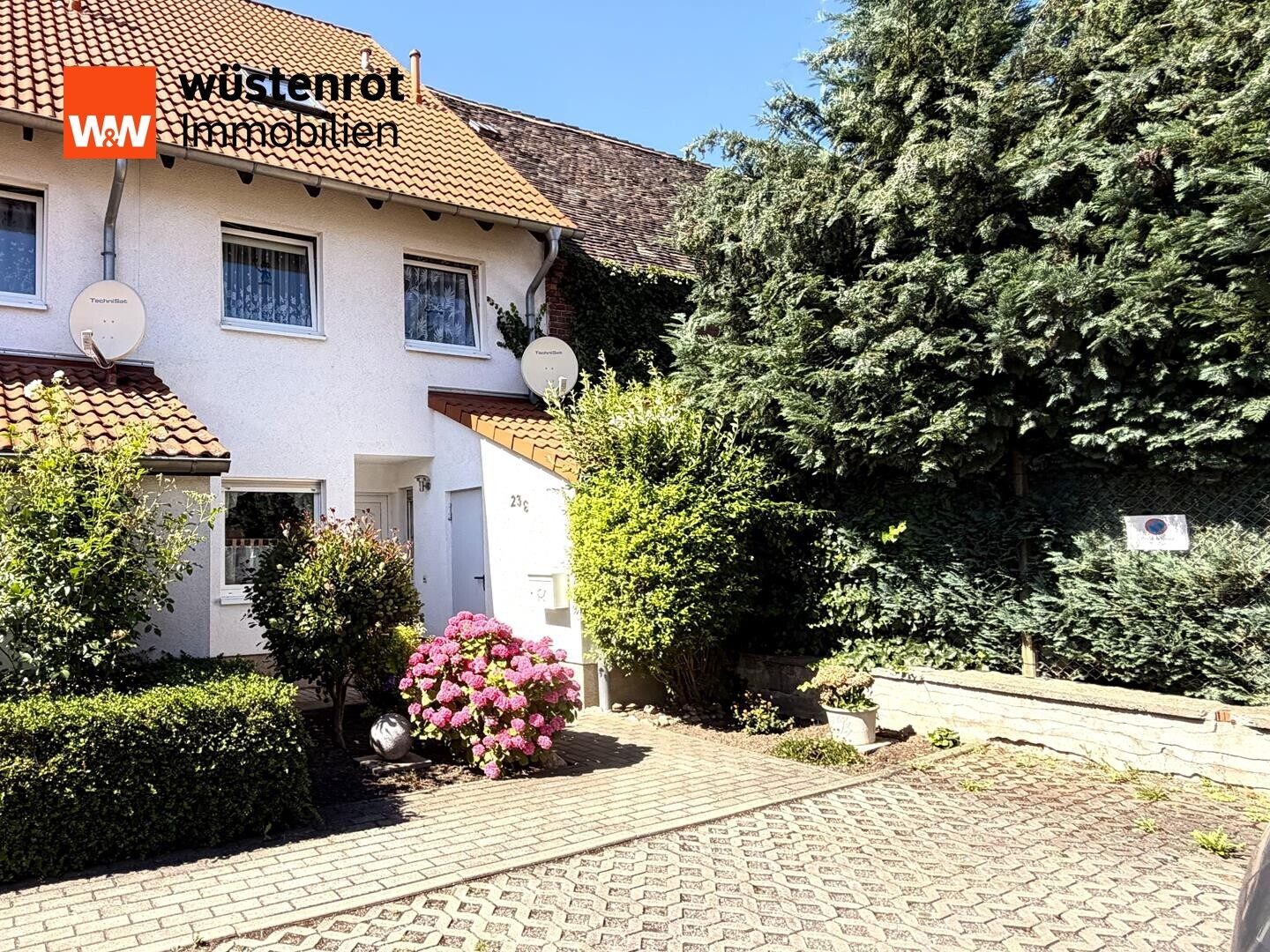 Immobilienangebot - Magdeburg / Sudenburg - Alle - Sehr gepflegtes Reihenendhaus in Magdeburg-Sudenburg – 109 m² WFL, Garten, Terrasse, Balkon, Stellplatz - kurzfristig bezugsfertig