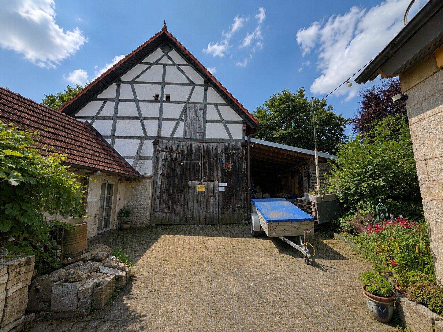 Immobilienangebot - Litzendorf / Pödeldorf - Alle - Ländlicher Charme, stadtnah gelegen - 
Einfamilienhaus mit Nebengebäuden