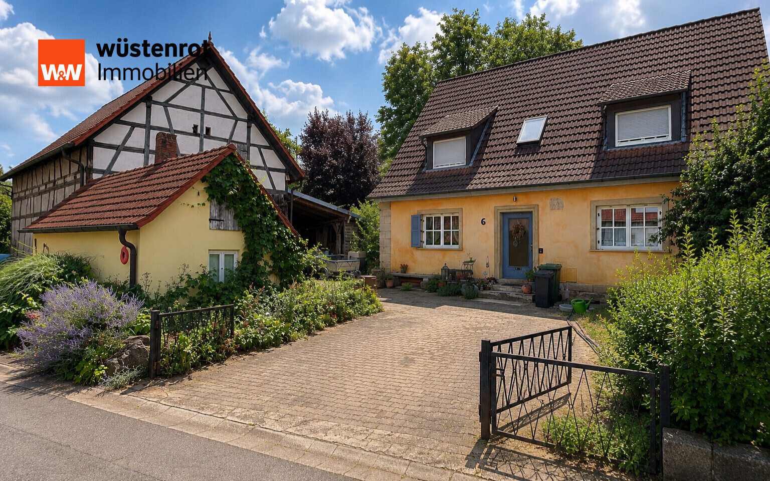 Immobilienangebot - Litzendorf / Pödeldorf - Alle - Ländlicher Charme, stadtnah gelegen - 
Einfamilienhaus mit Nebengebäuden
in Litzendorf-Pödeldorf