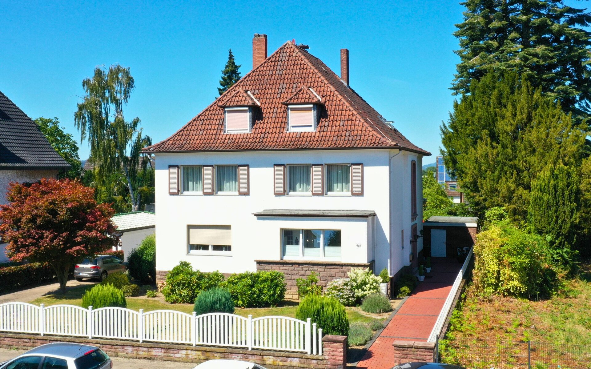 Immobilienangebot - Bielefeld / Schildesche - Alle - Großzügige 4-Zimmer-Eigentumswohnung mit Balkon und Echtholzdielen in Bielefeld-Schildesche