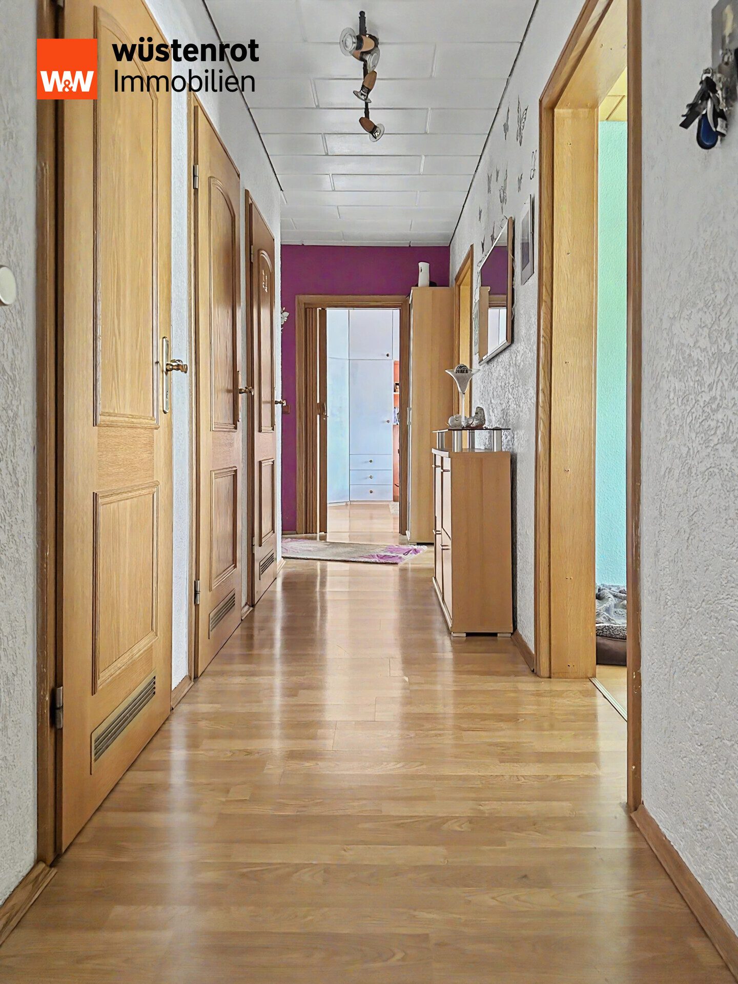 Immobilienangebot - Karlsruhe - Alle - 3-Zimmer-Wohnung mit großer Loggia und Blick ins Grüne inkl. Stellplatz