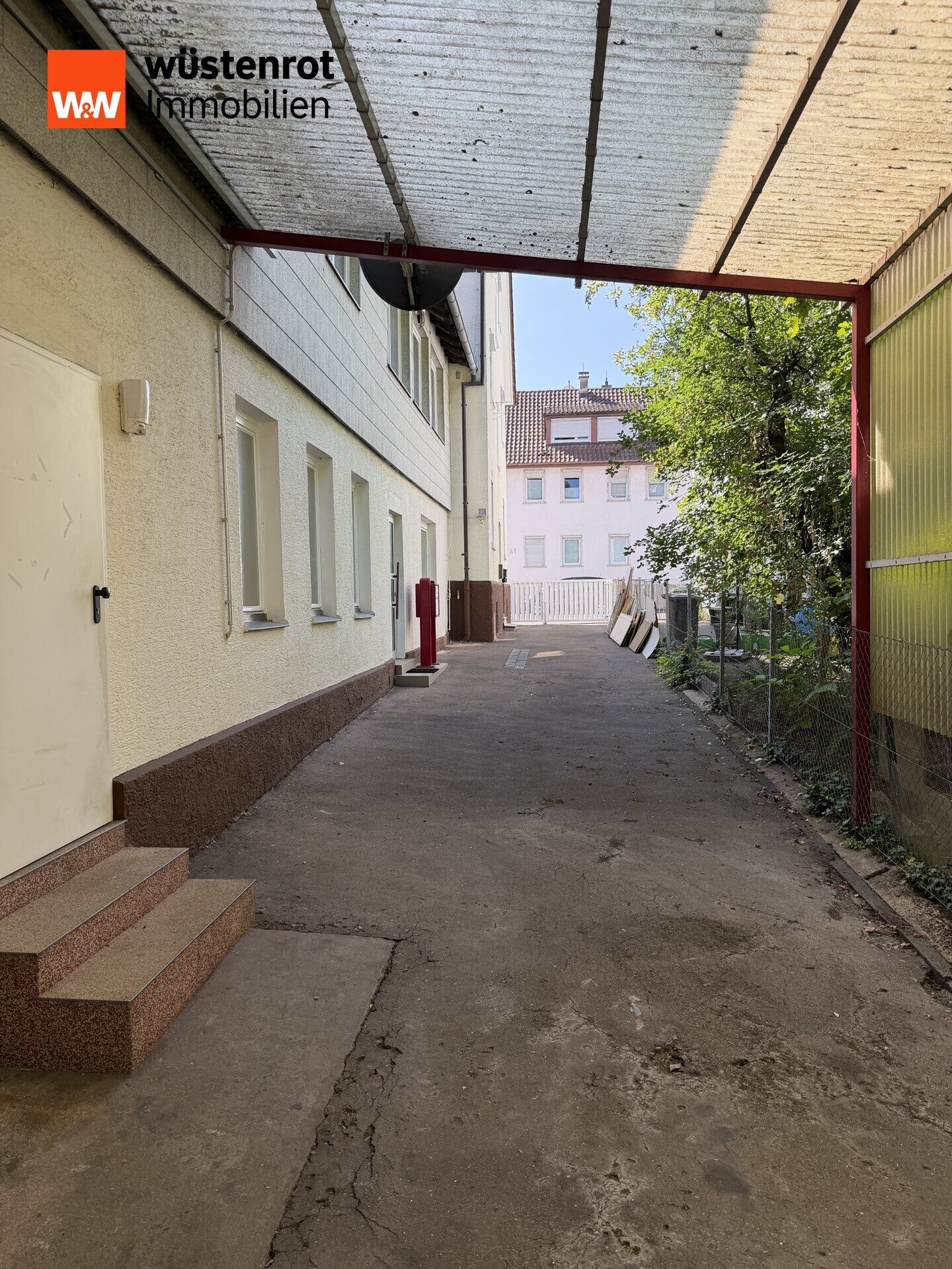 Immobilienangebot - Stuttgart / Möhringen - Alle - Ideal für Handwerker – Eigene Werkstatt, Büro und Lager mit zusätzlichen Mieteinnahmen