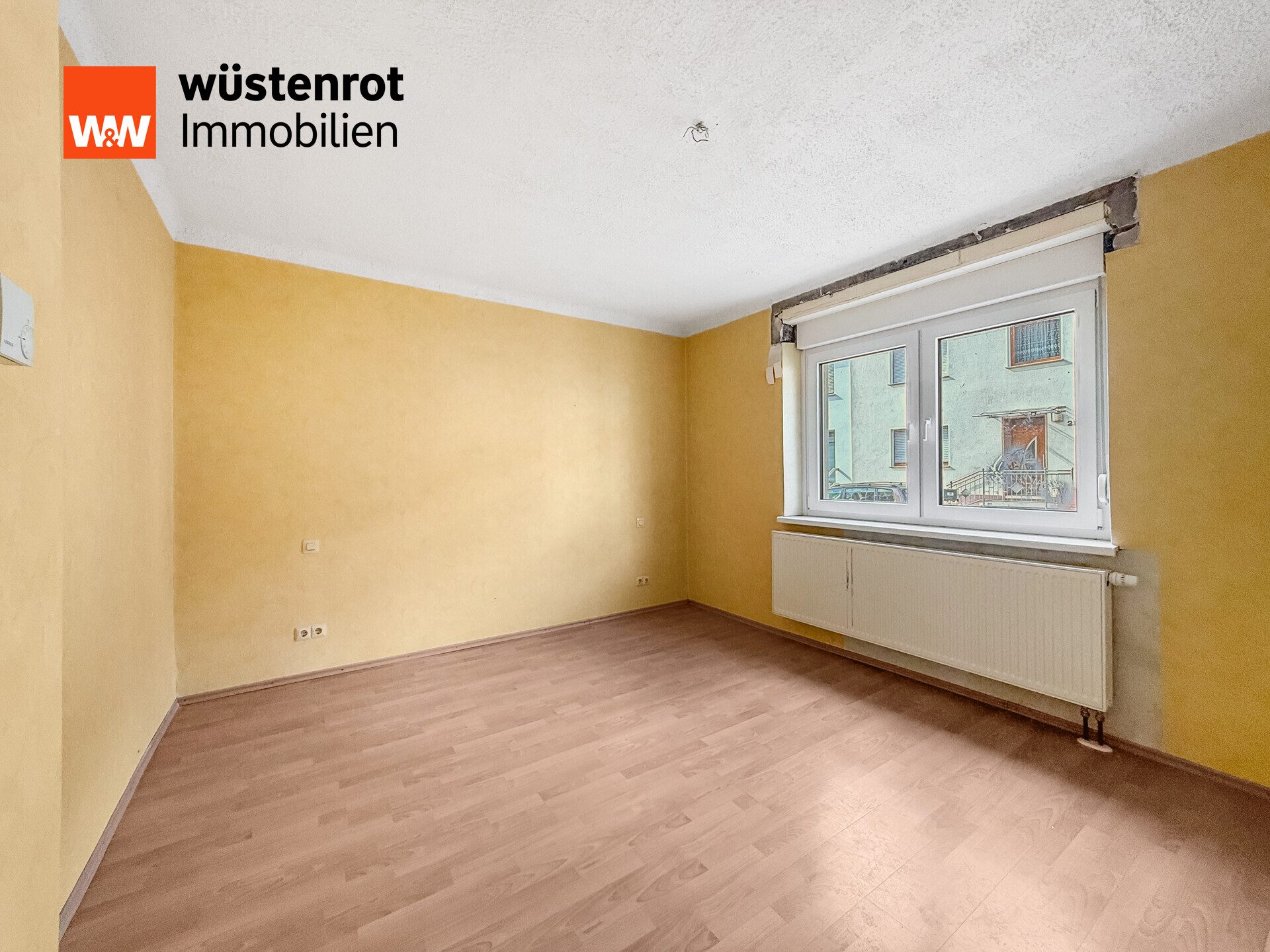 Immobilienangebot - Dillingen / Pachten - Alle - Saniertes Zweifamilienhaus in guter Lage
