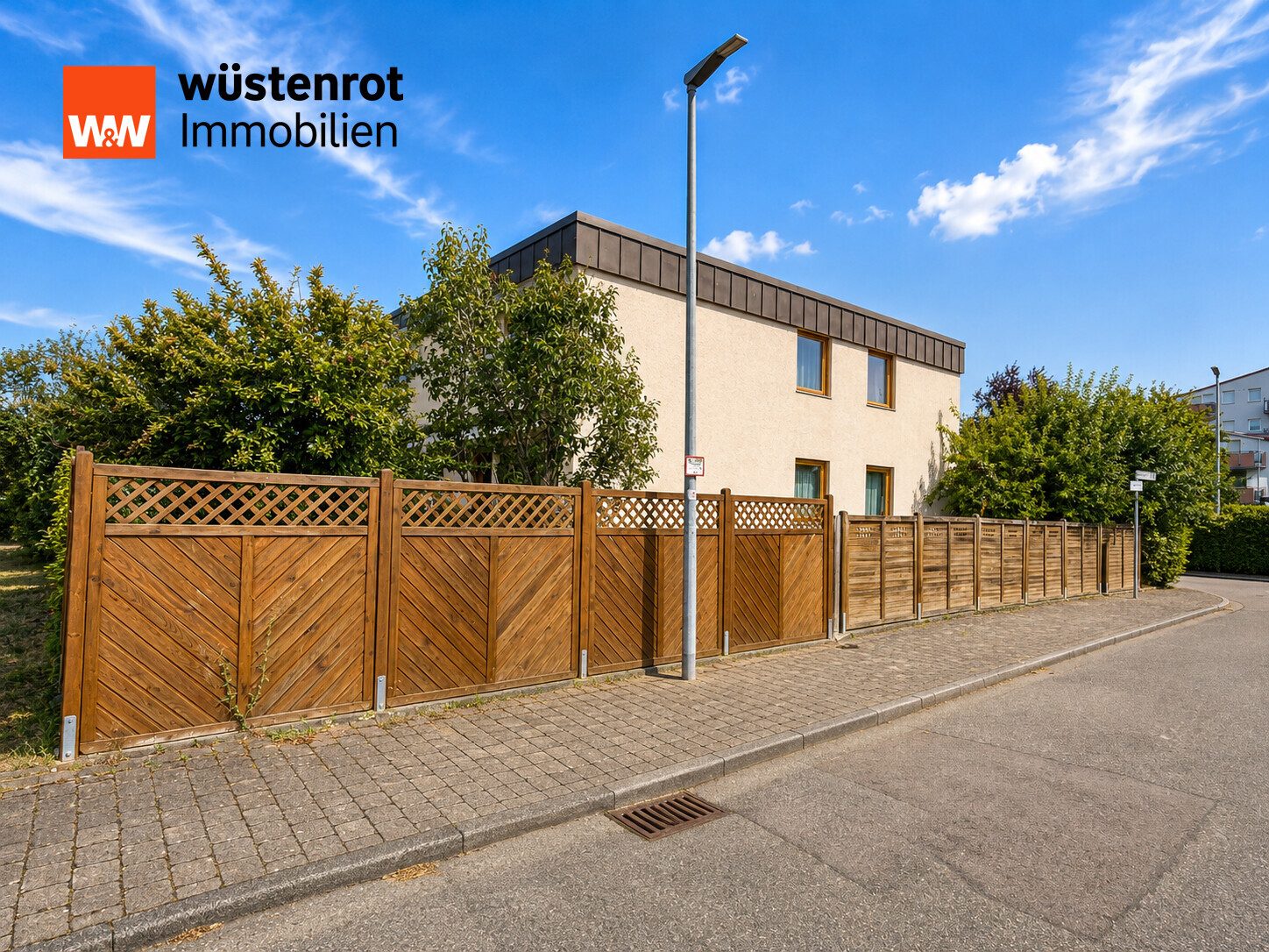Immobilienangebot - Köngen - Alle - Sehr gepflegtes Reiheneckhaus in toller Lage in Köngen