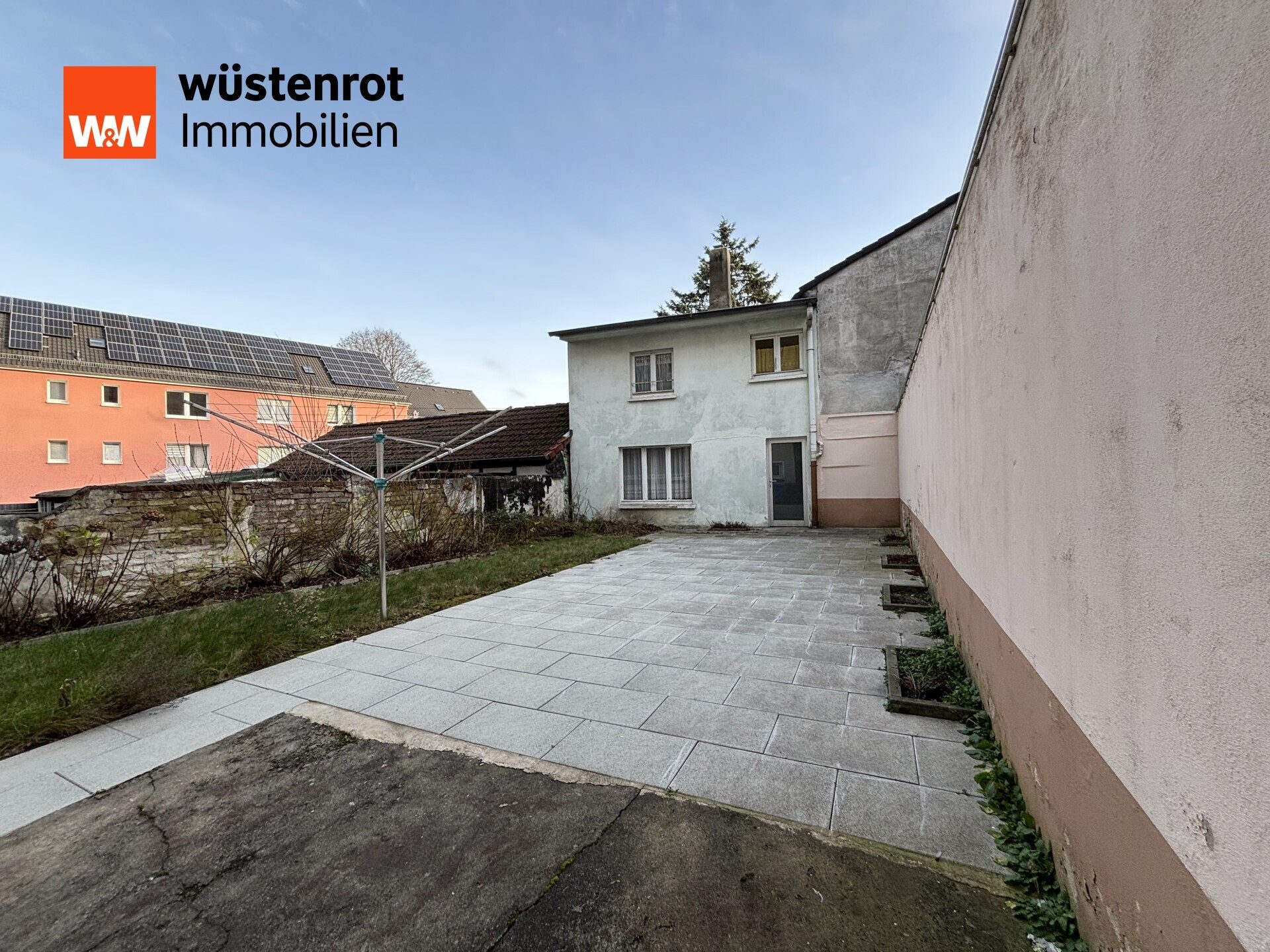 Immobilienangebot - Solingen - Alle - Großzügiges Stadthaus mit Garten in zentraler Lage – perfekt für Familien oder Kapitalanleger