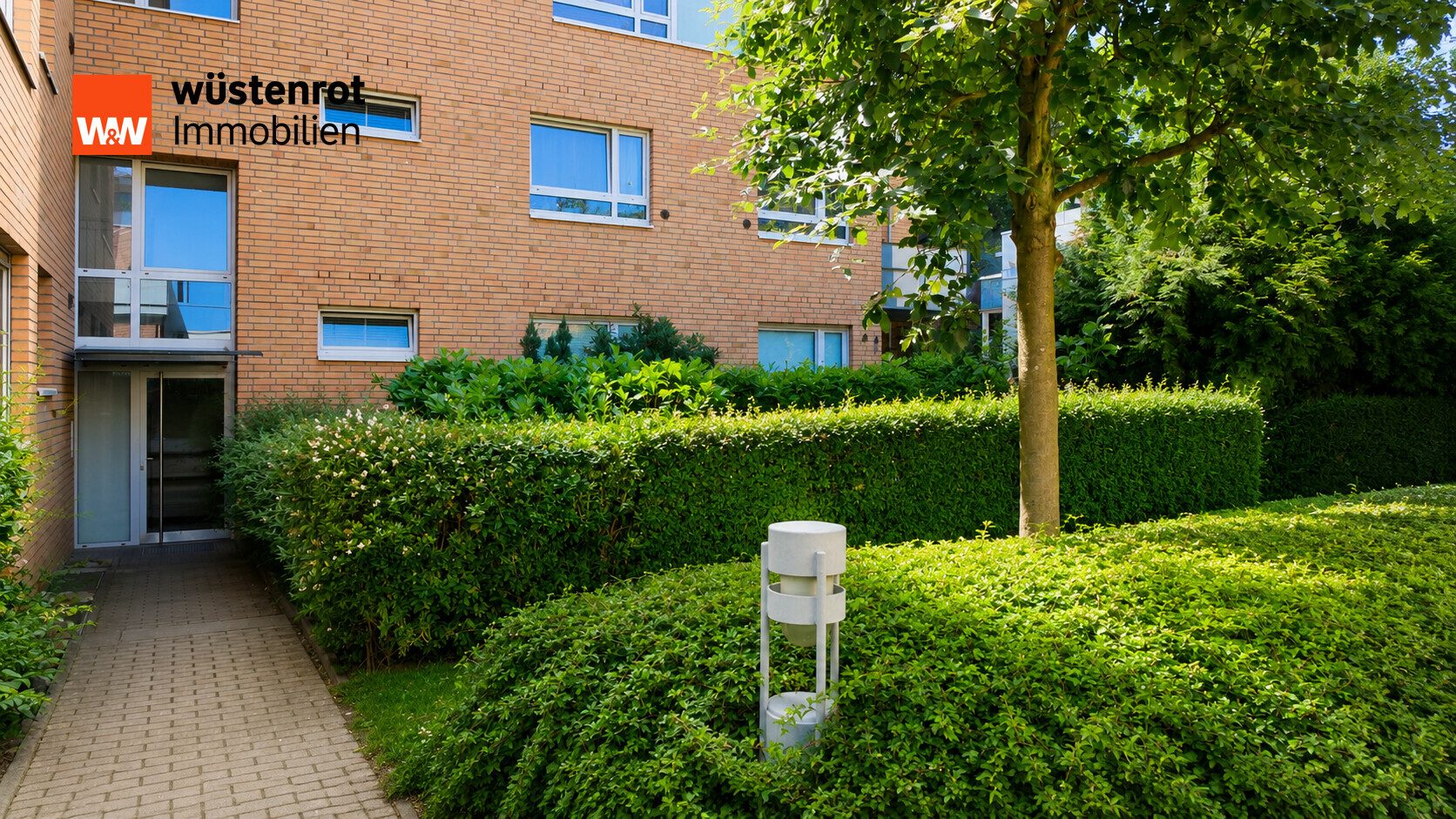 Immobilienangebot - Reinbek - Alle - Wunderschöne 2-Zimmer-Wohnung direkt am Park & nahe Bahnhof - top gepflegte Anlage mit BJ 2005