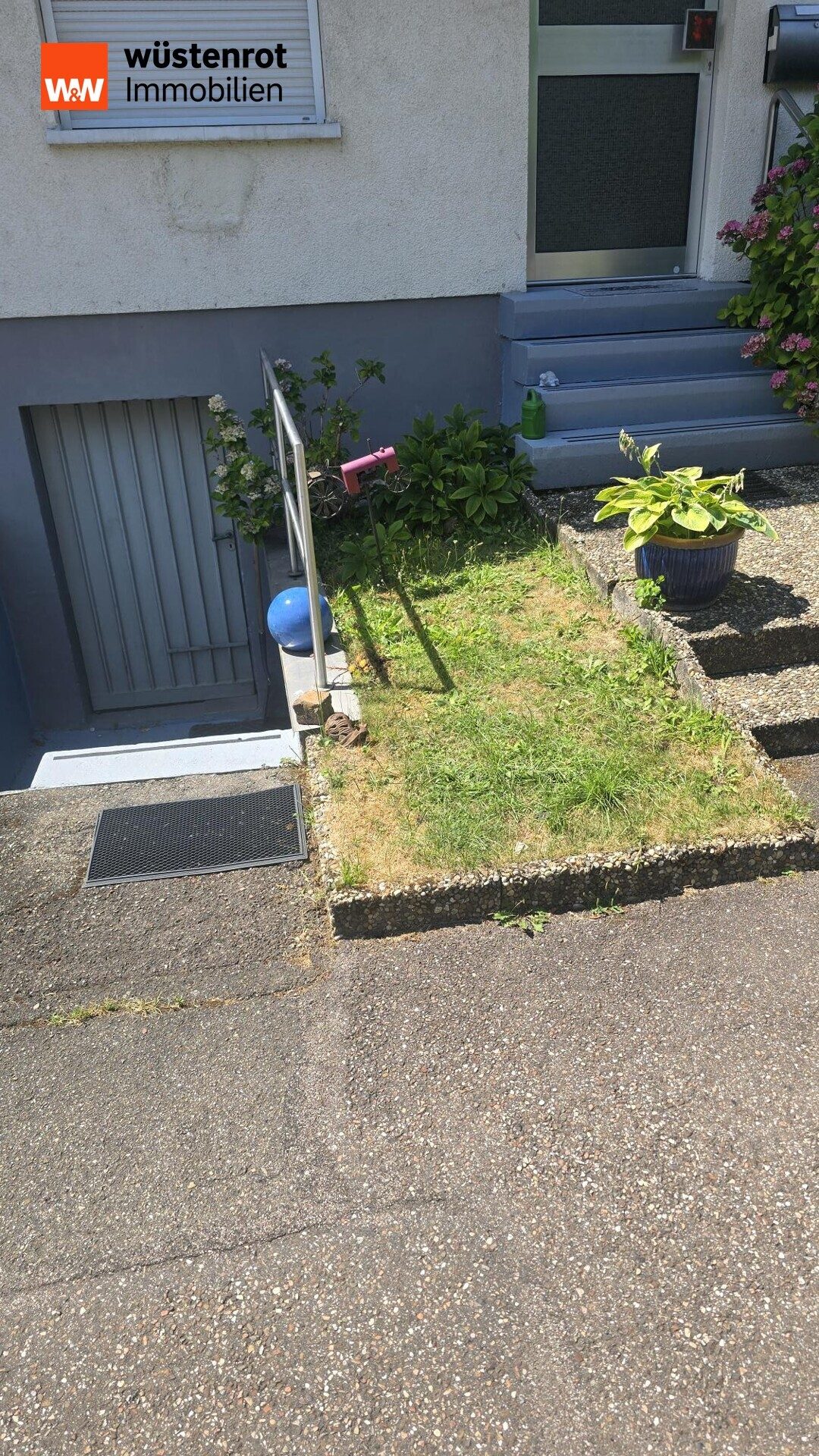 Haus- und Kellereingang Immobilienangebot - Baden-Baden - Alle - Haus im Zentrum der Kurstadt