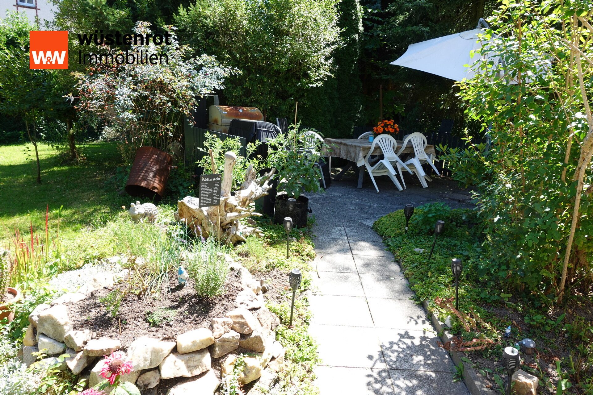 Terrasse Immobilienangebot - Freiberg - Alle - Zweifamilienhaus auf großzügigem Grundstück mit vielseitigen Nutzungsmöglichkeiten