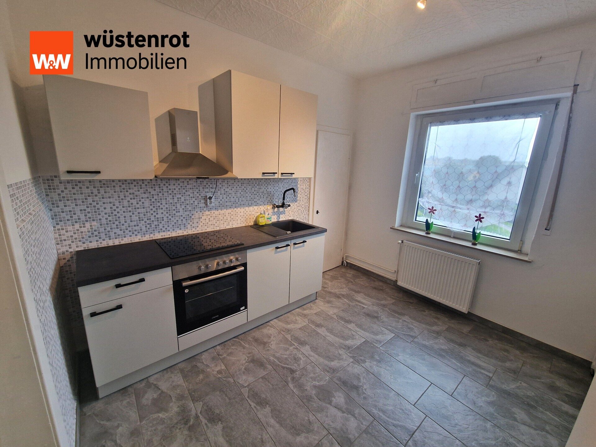 Immobilienangebot - Hohenmölsen - Alle - Hohenmölsen-  Viel Platz für Familie, Hobbys und Homeoffice - 3 Garagen- Garten