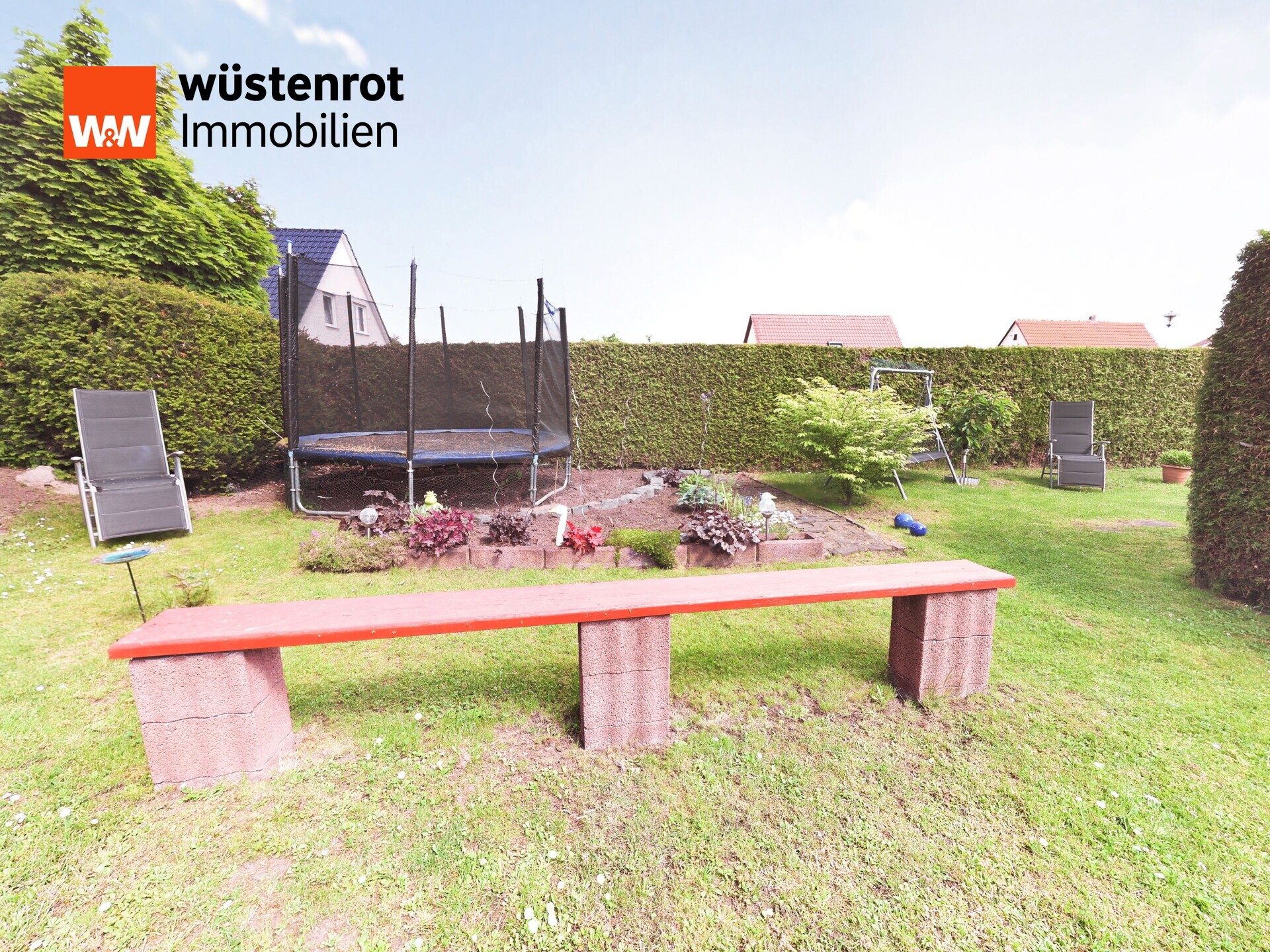 Immobilienangebot - Hohenmölsen - Alle - Hohenmölsen-  Viel Platz für Familie, Hobbys und Homeoffice - 3 Garagen- Garten