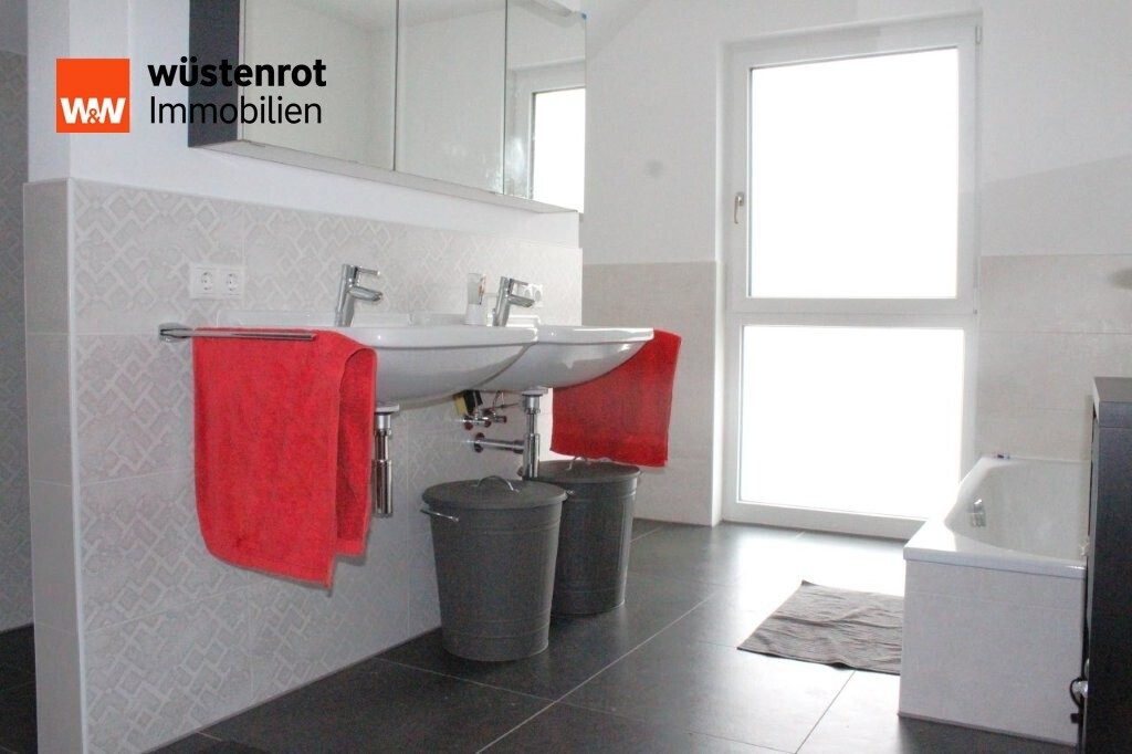 Immobilienangebot - Oberreichenbach - Alle - **Modernste Haustechnik inklusive / kein Baustress - fertig zum einziehen - viel Platz für alle **