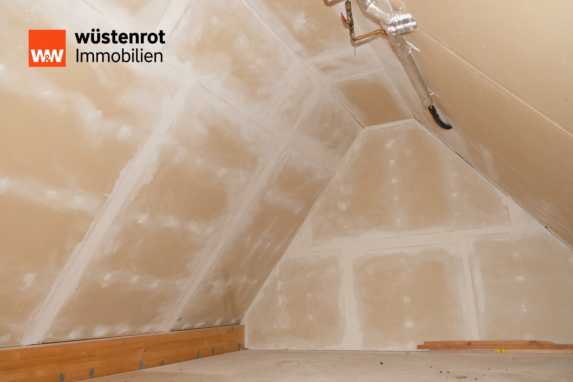 Immobilienangebot - Grimma - Alle - Wohnen im Herzen von Grimma: Historisches Reihenhaus mit Einliegerwohnung & Innenhof