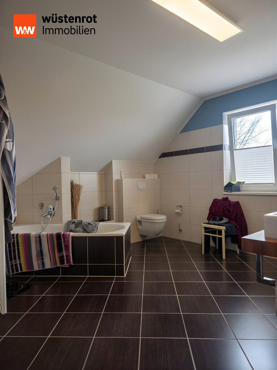 Immobilienangebot - Esterwegen - Alle - Traumhaus mit idyllischem Garten & Teich – 208 m² Wohnkomfort zum Verlieben