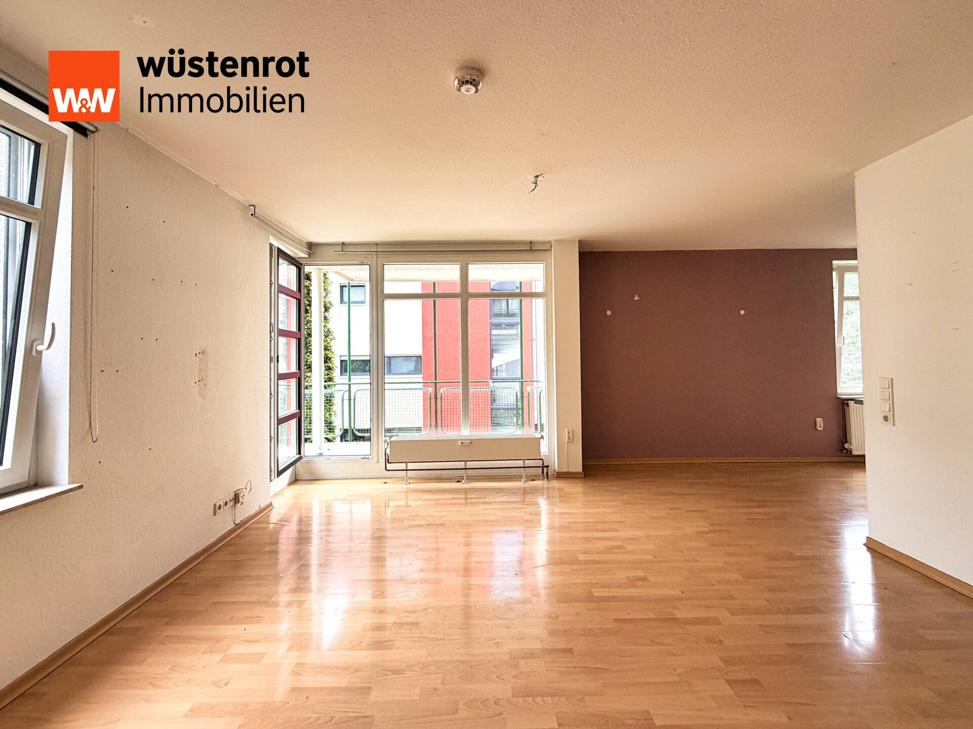 Immobilienangebot - Wiesbaden - Alle - Lichtdurchflutete Eigentumswohnung mit Balkon und TG-Stellplatz in 65189 Wiesbaden