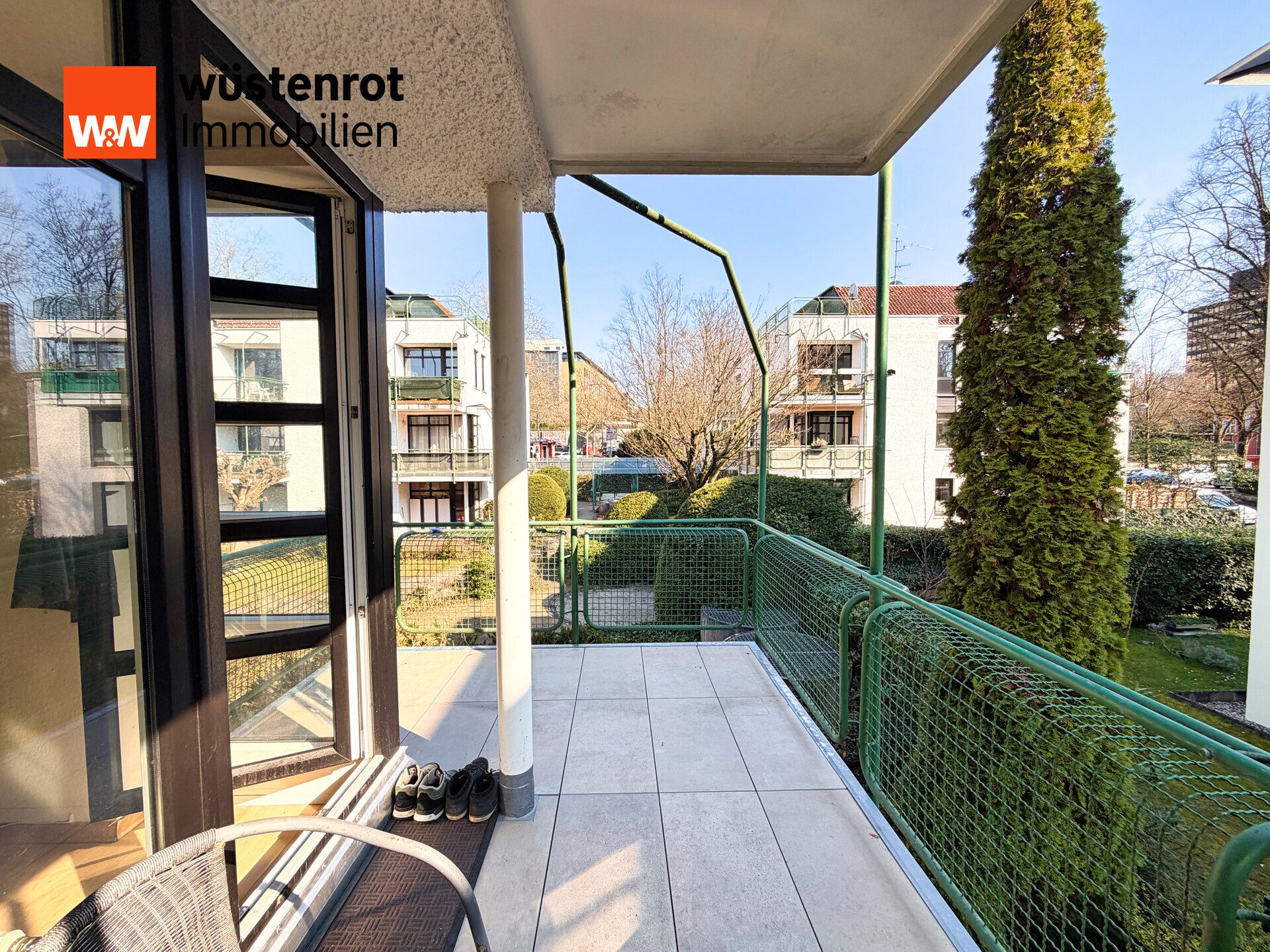 Immobilienangebot - Wiesbaden - Alle - Lichtdurchflutete Eigentumswohnung mit Balkon und TG-Stellplatz in 65189 Wiesbaden