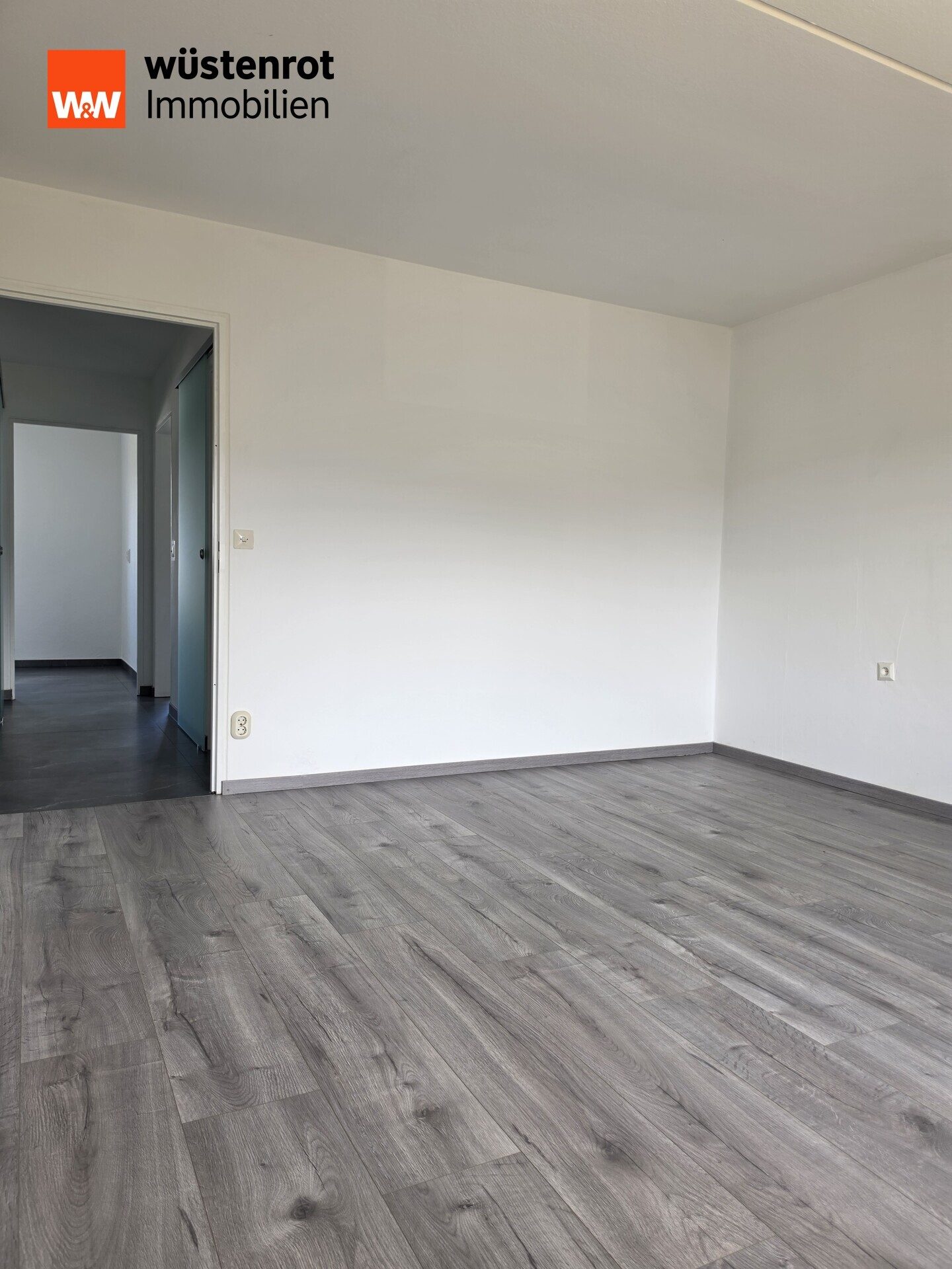 Immobilienangebot - Mössingen - Alle - Moderne 3-Zimmer-Wohnung mit Balkon, Garage & 
Keller!