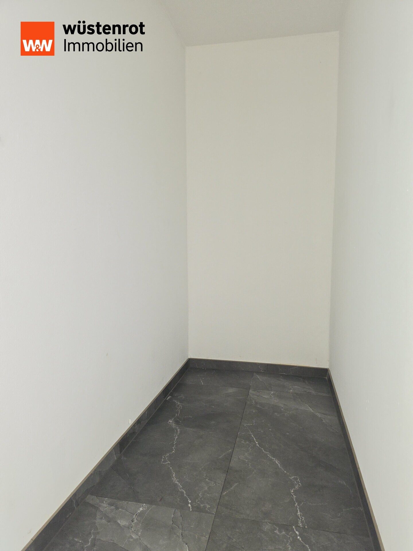 Immobilienangebot - Mössingen - Alle - Moderne 3-Zimmer-Wohnung mit Balkon, Garage & 
Keller!