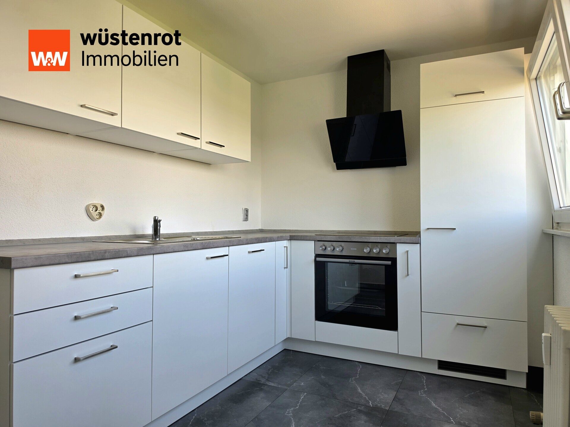 Immobilienangebot - Mössingen - Alle - Moderne 3-Zimmer-Wohnung mit Balkon, Garage & 
Keller!