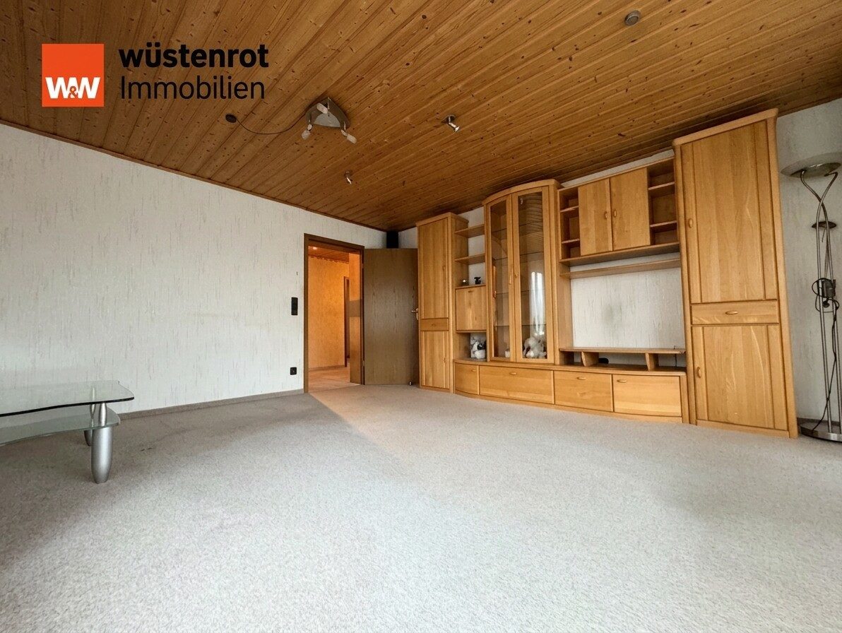 Immobilienangebot - Friolzheim - Alle - Sonnige und helle 3,5-Zimmer-Wohnung in Friolzheim mit Stellplatz und Garage