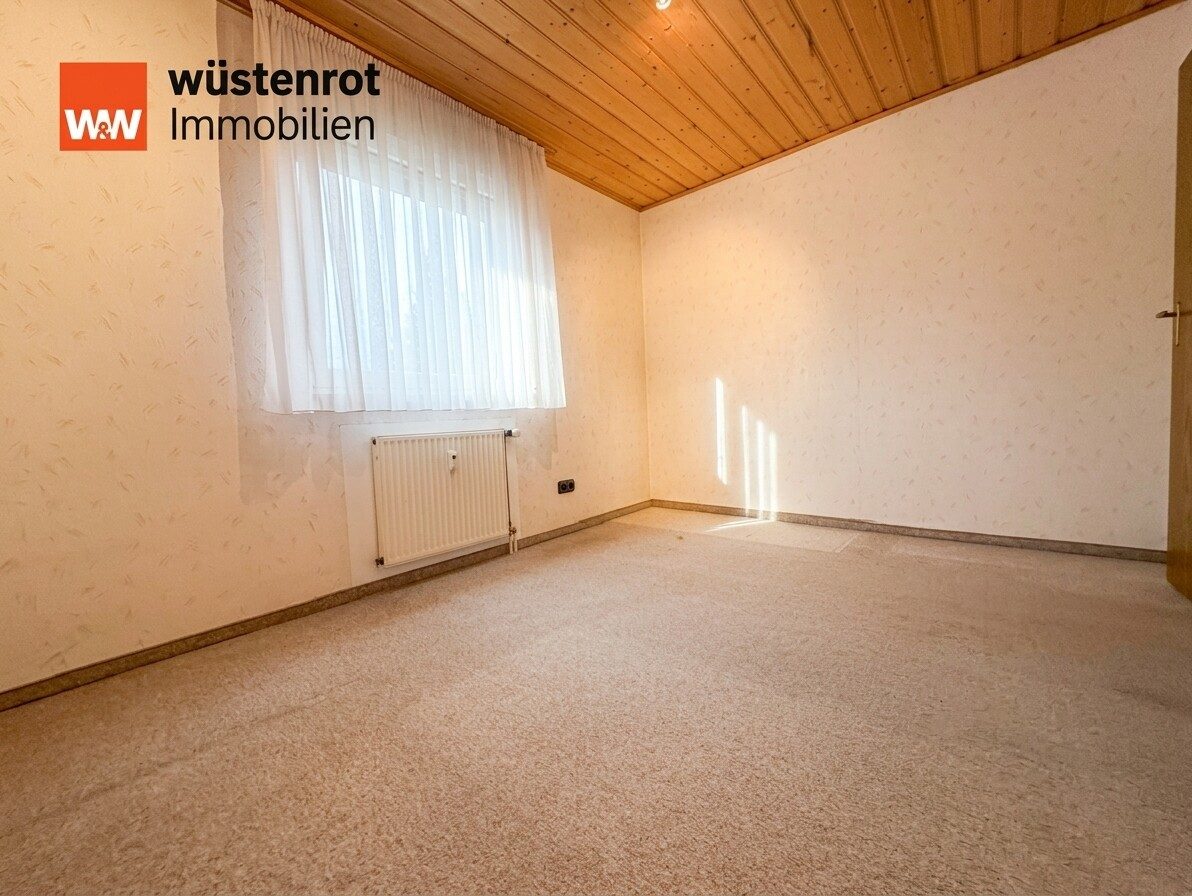 Immobilienangebot - Friolzheim - Alle - Sonnige und helle 3,5-Zimmer-Wohnung in Friolzheim mit Stellplatz und Garage